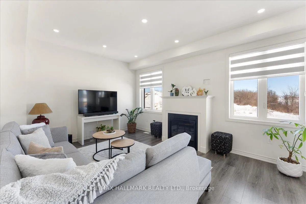 Photo 17 of 106 Rea Drive, Centre Wellington, Fergus — HOMEH