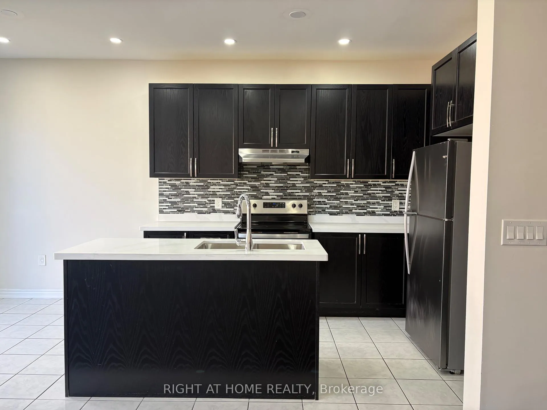 Photo 13 of 36 Spokanne Street, Brampton, Sandringham-Wellington North — HOMEH