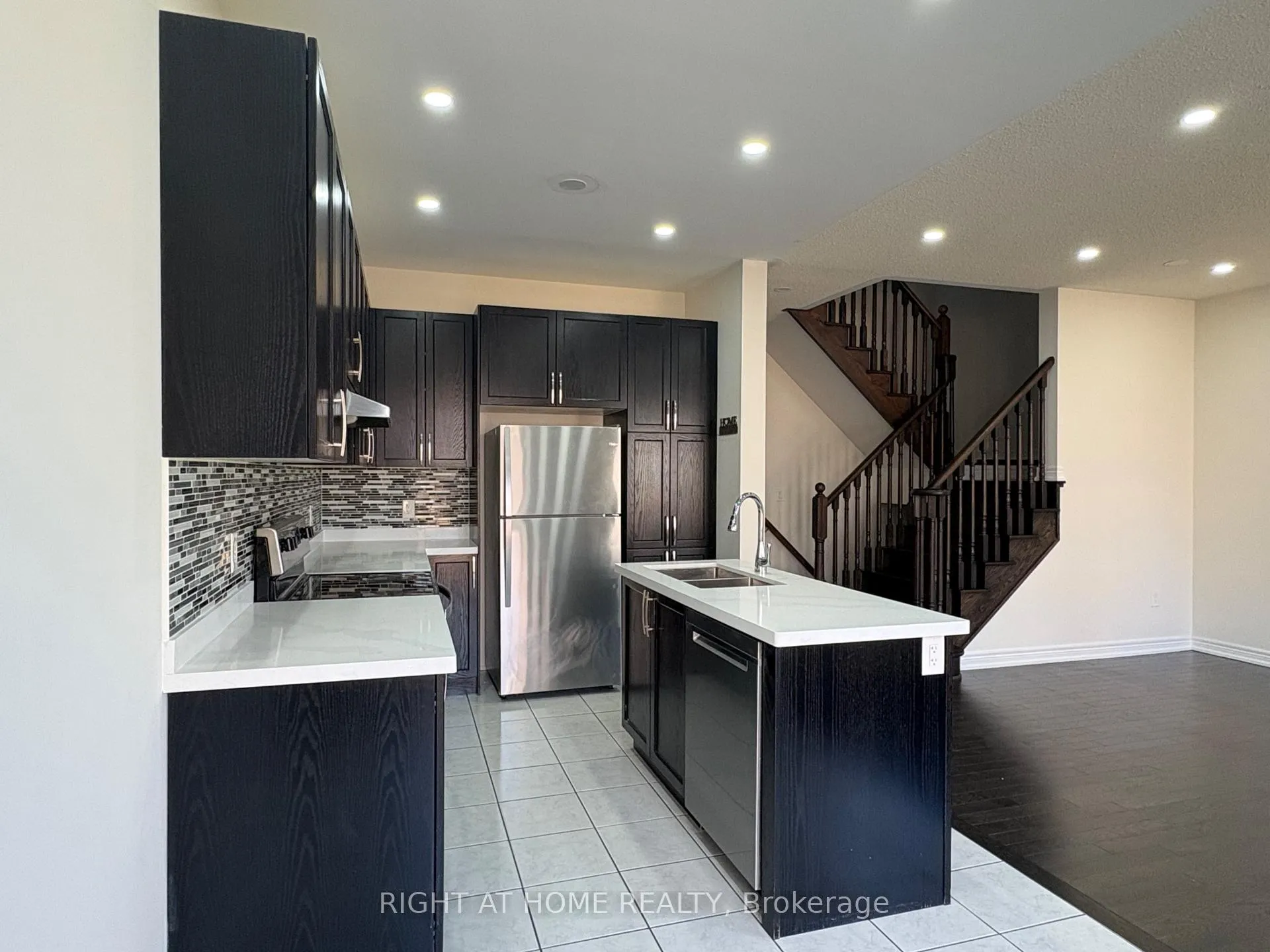 Photo 16 of 36 Spokanne Street, Brampton, Sandringham-Wellington North — HOMEH