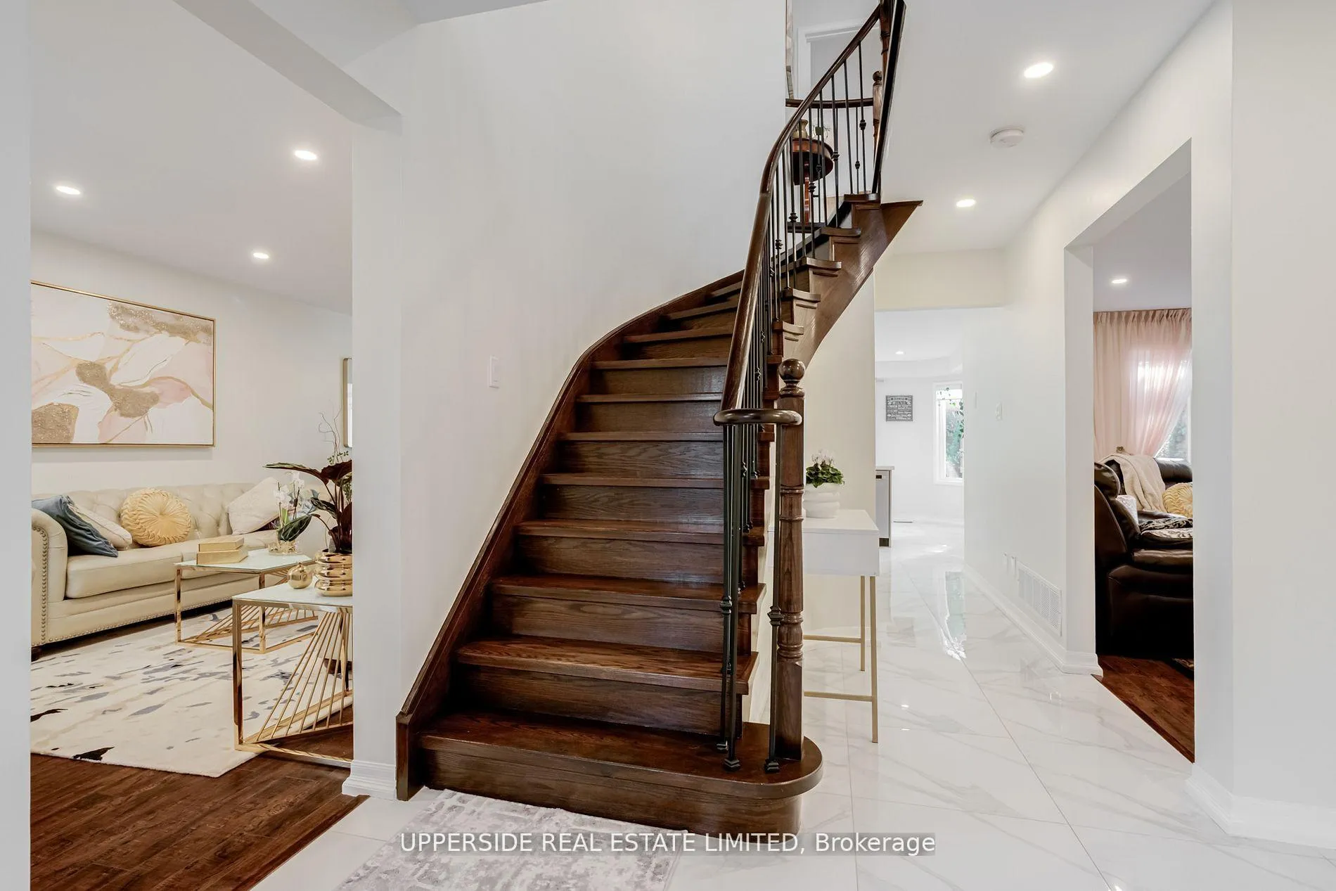 Photo 3 of 167 Covent Crescent, Aurora, Aurora Highlands — HOMEH