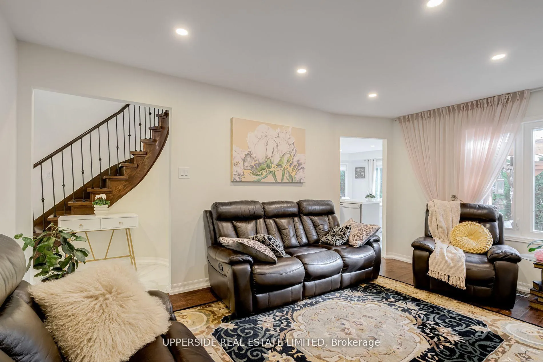 Photo 8 of 167 Covent Crescent, Aurora, Aurora Highlands — HOMEH