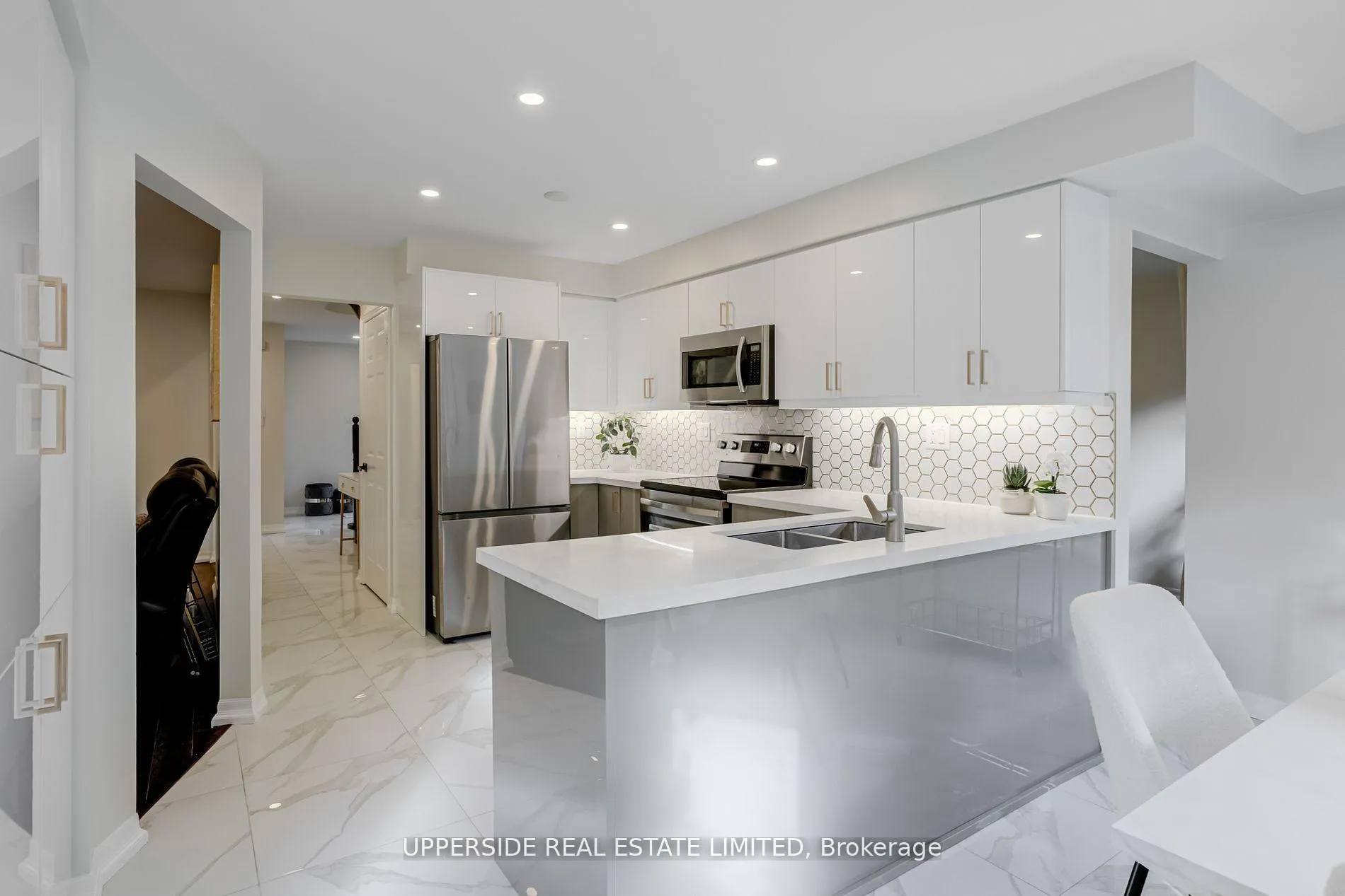 Photo 10 of 167 Covent Crescent, Aurora, Aurora Highlands — HOMEH
