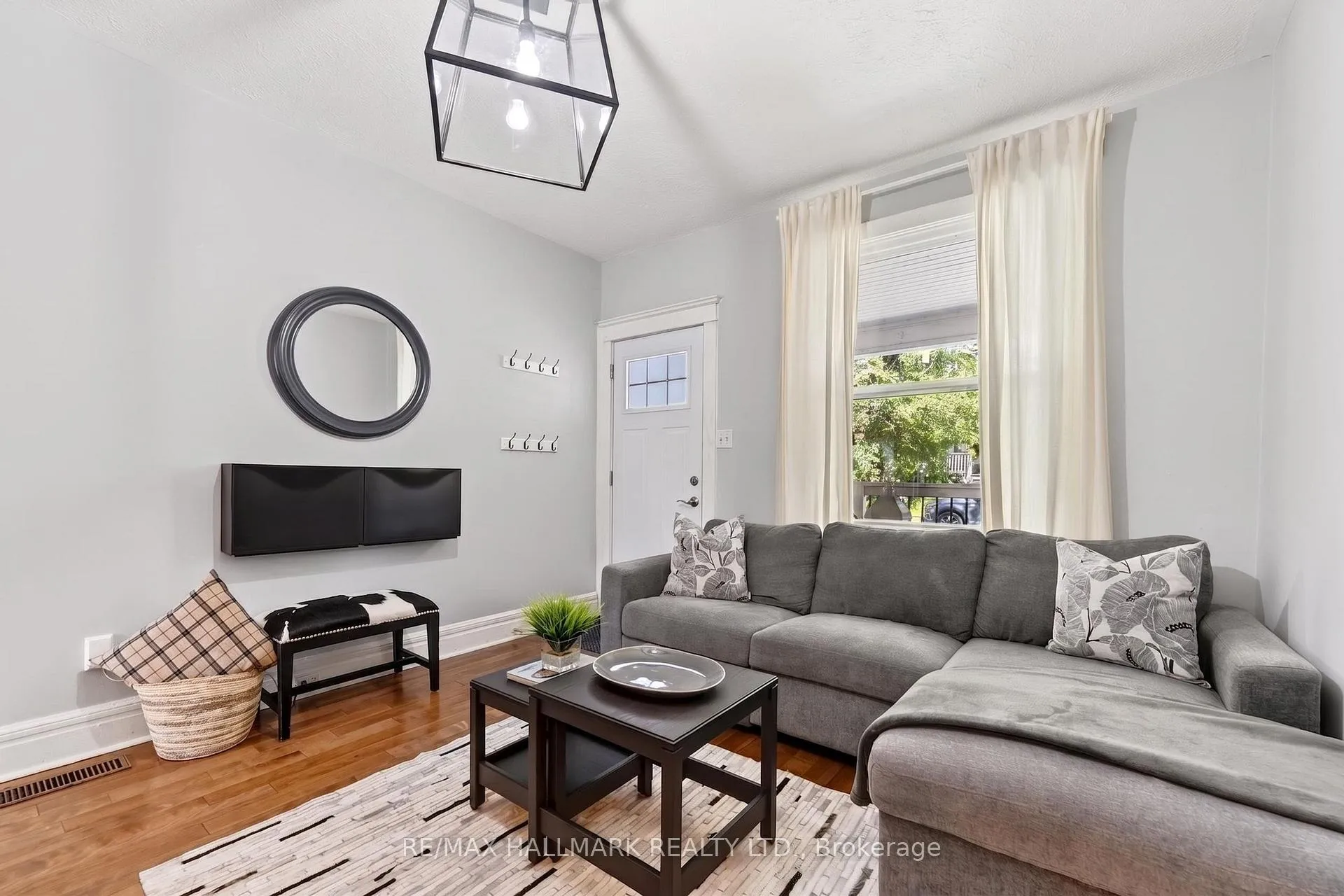 Photo 6 of 322 Highfield Road, Toronto, Greenwood-Coxwell — HOMEH