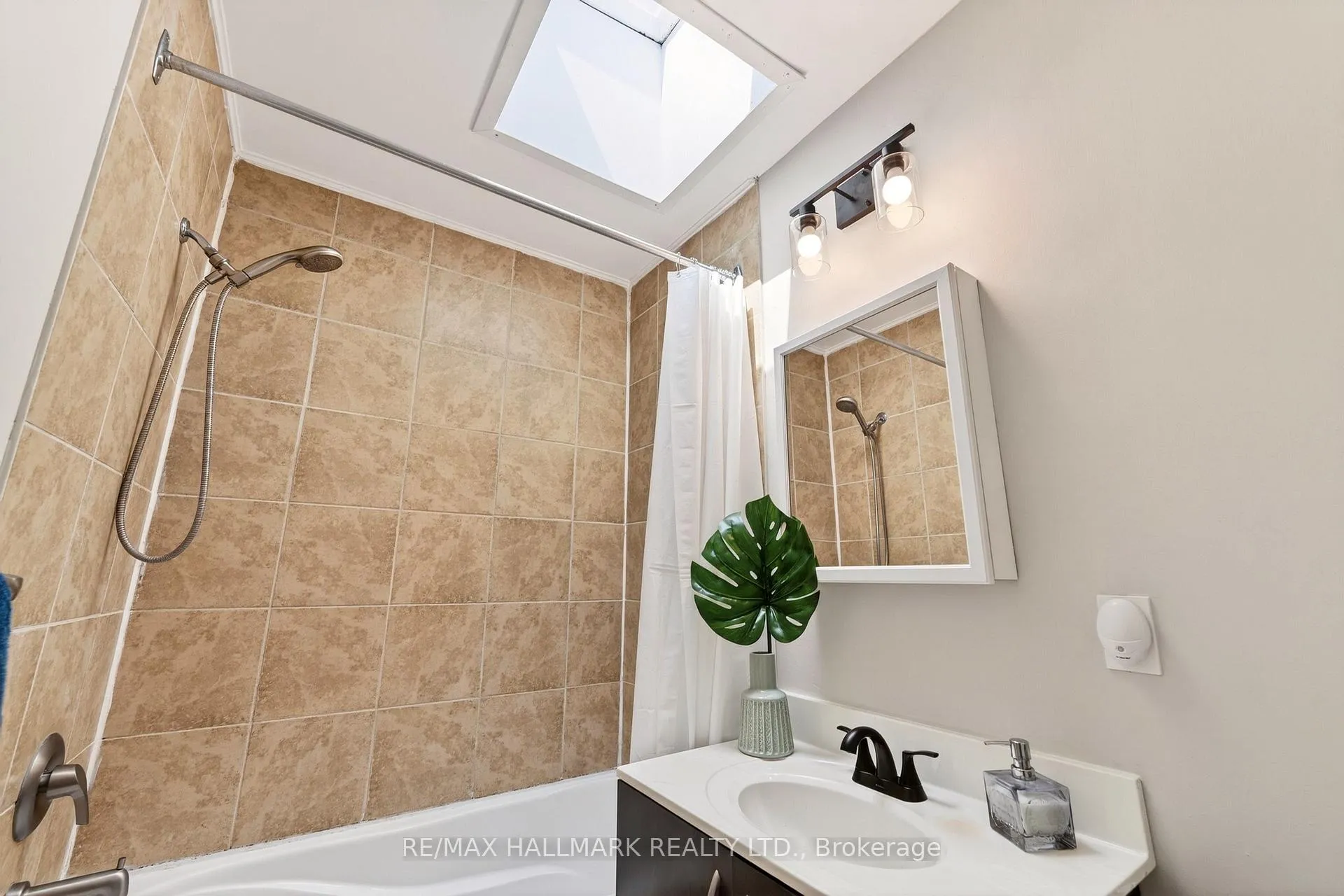 Photo 19 of 322 Highfield Road, Toronto, Greenwood-Coxwell — HOMEH