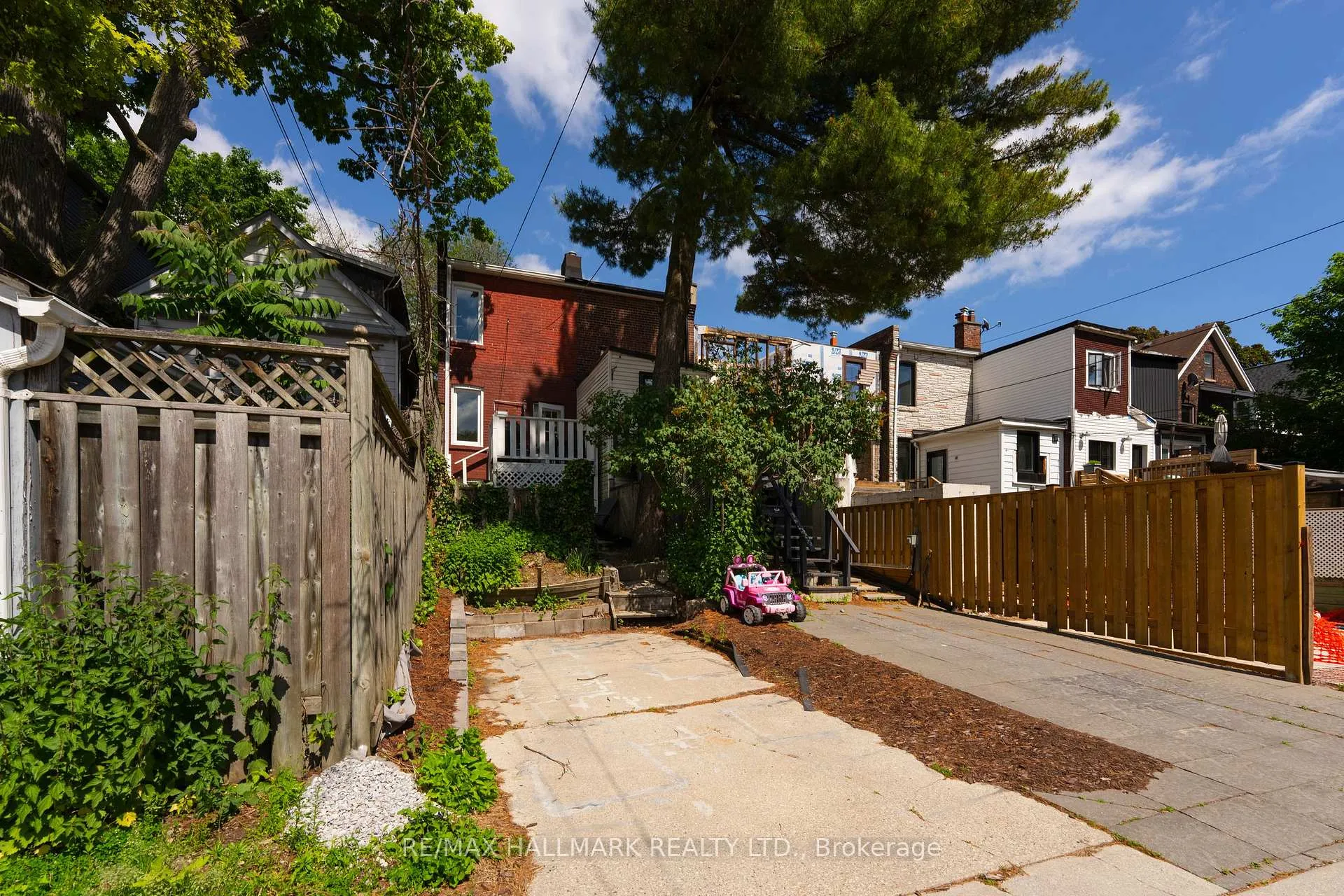 Photo 31 of 322 Highfield Road, Toronto, Greenwood-Coxwell — HOMEH