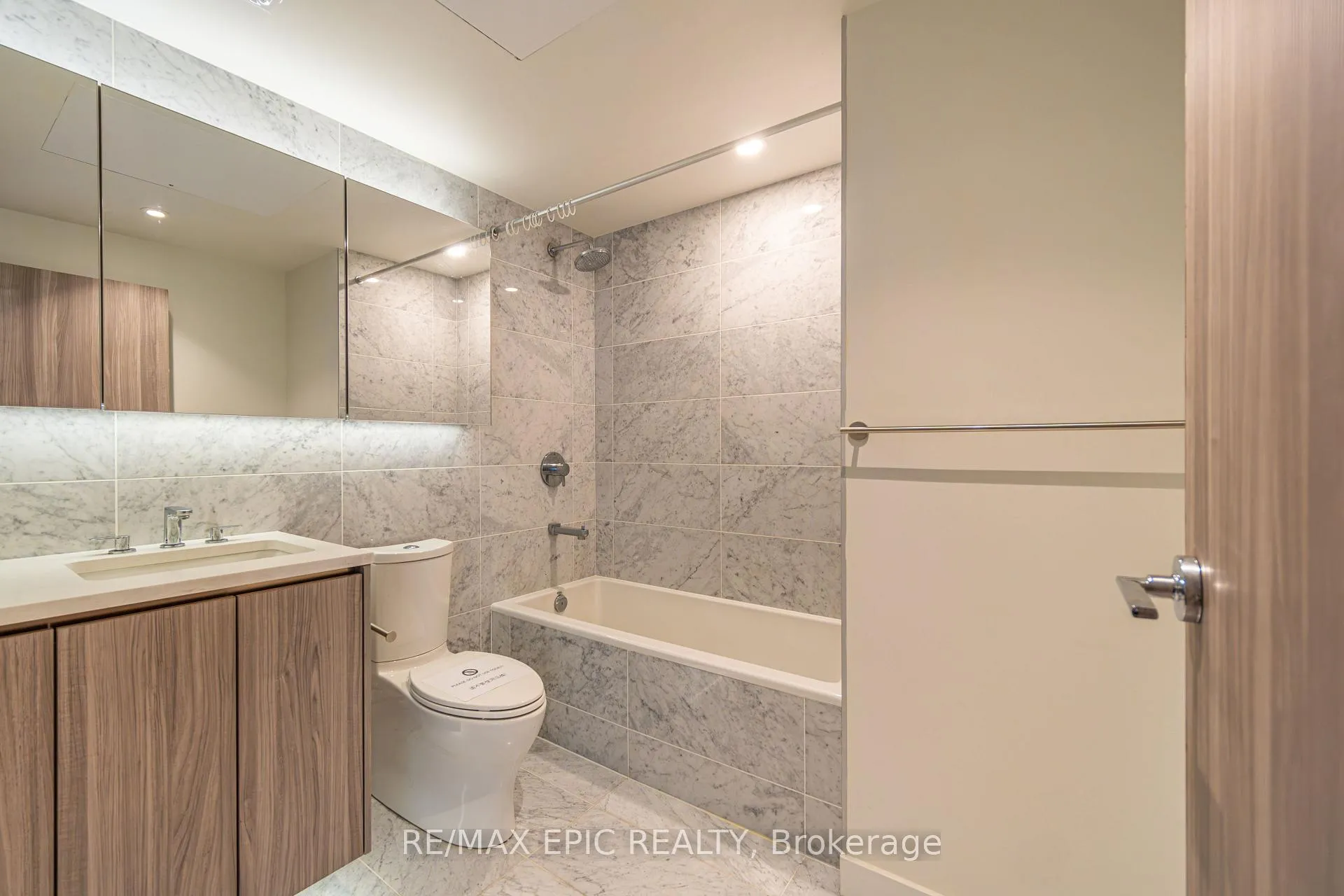 Photo 13 of Unit 2715, 95 Mcmahon Drive, North York, Bayview Village — HOMEH