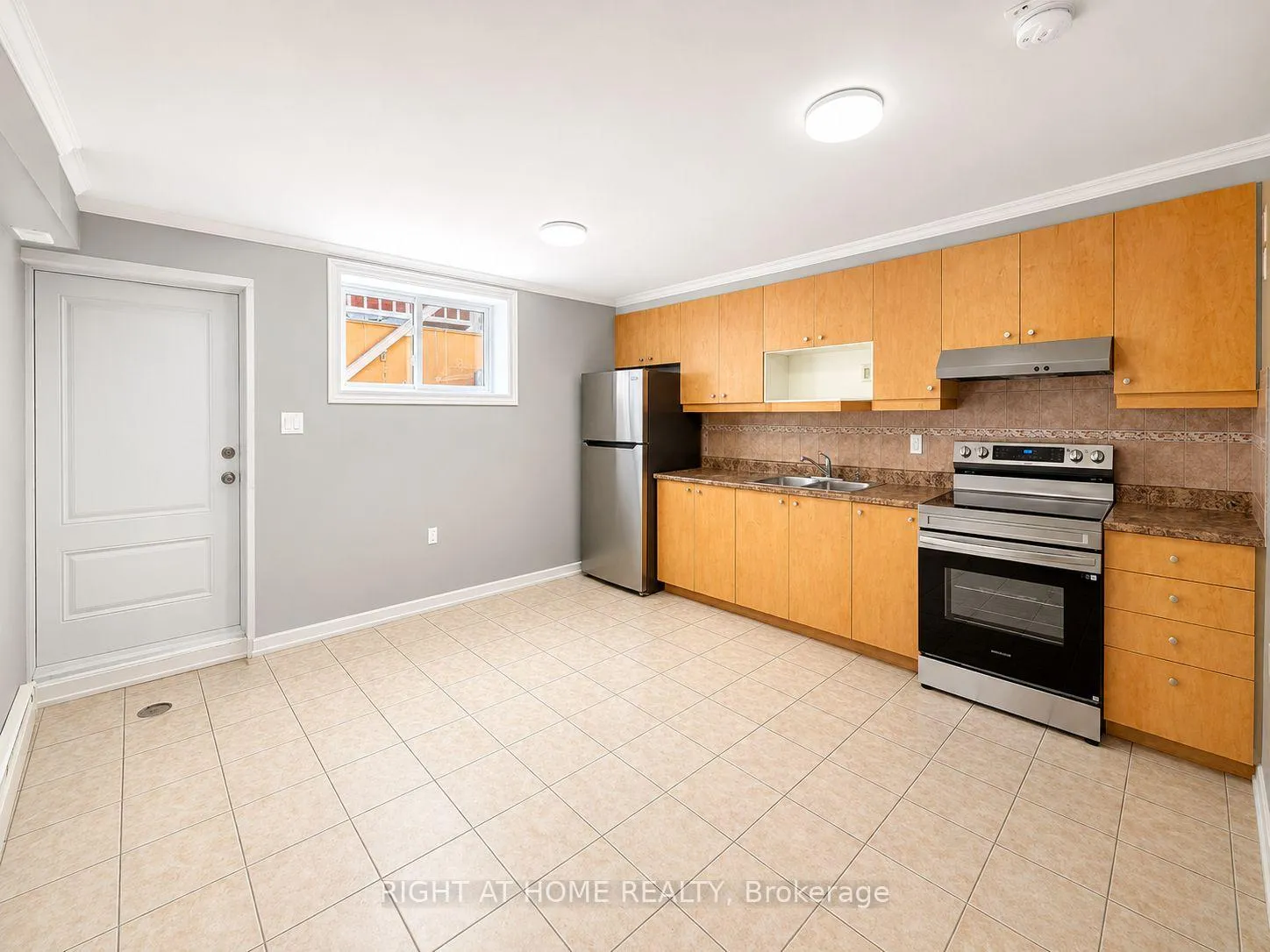 Photo 2 of Unit BSMT, 8 Lacey Avenue, Toronto, Keelesdale-Eglinton West — HOMEH
