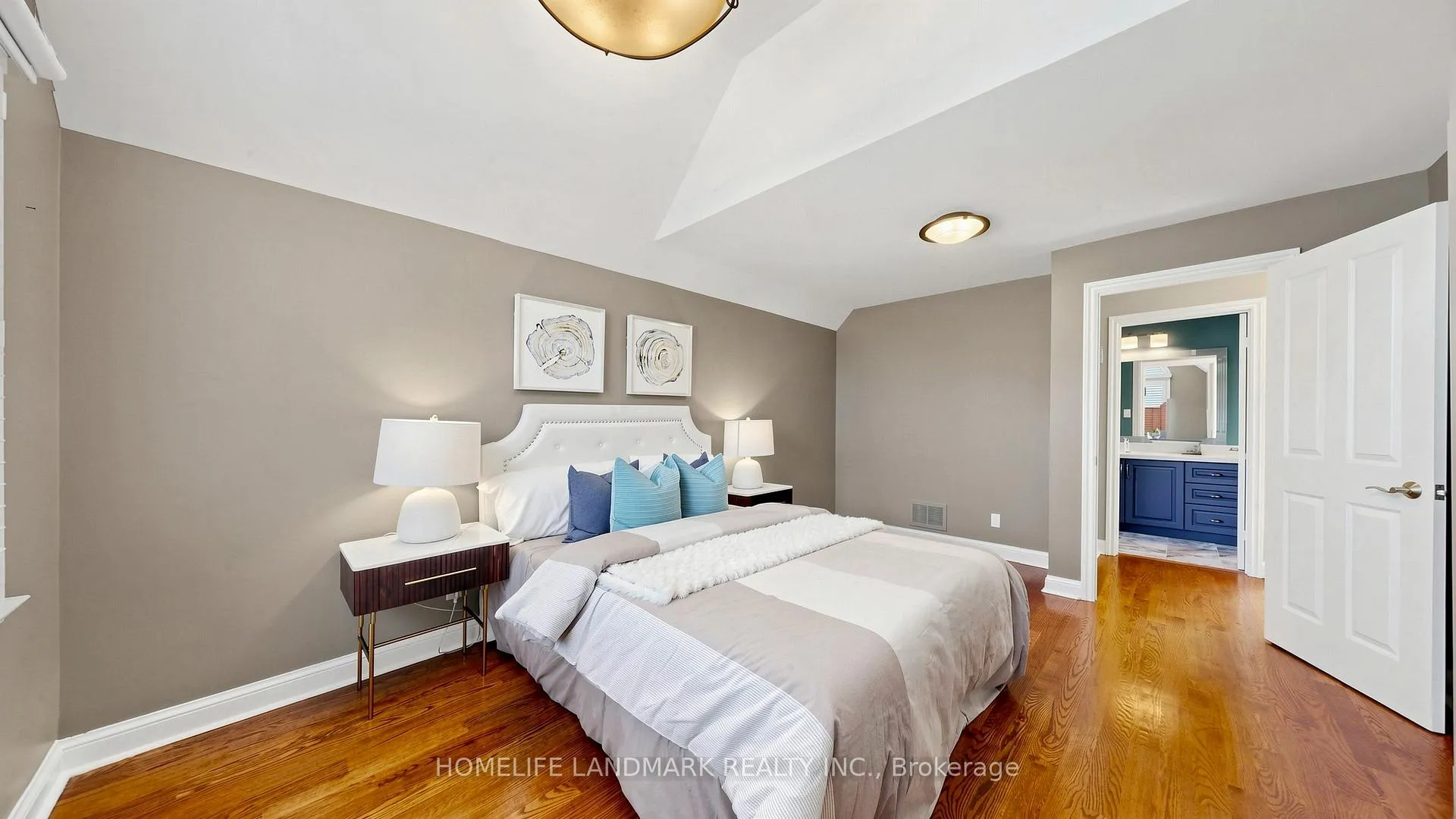 Photo 32 of 27 Quincy Crescent, North York, Henry Farm — HOMEH