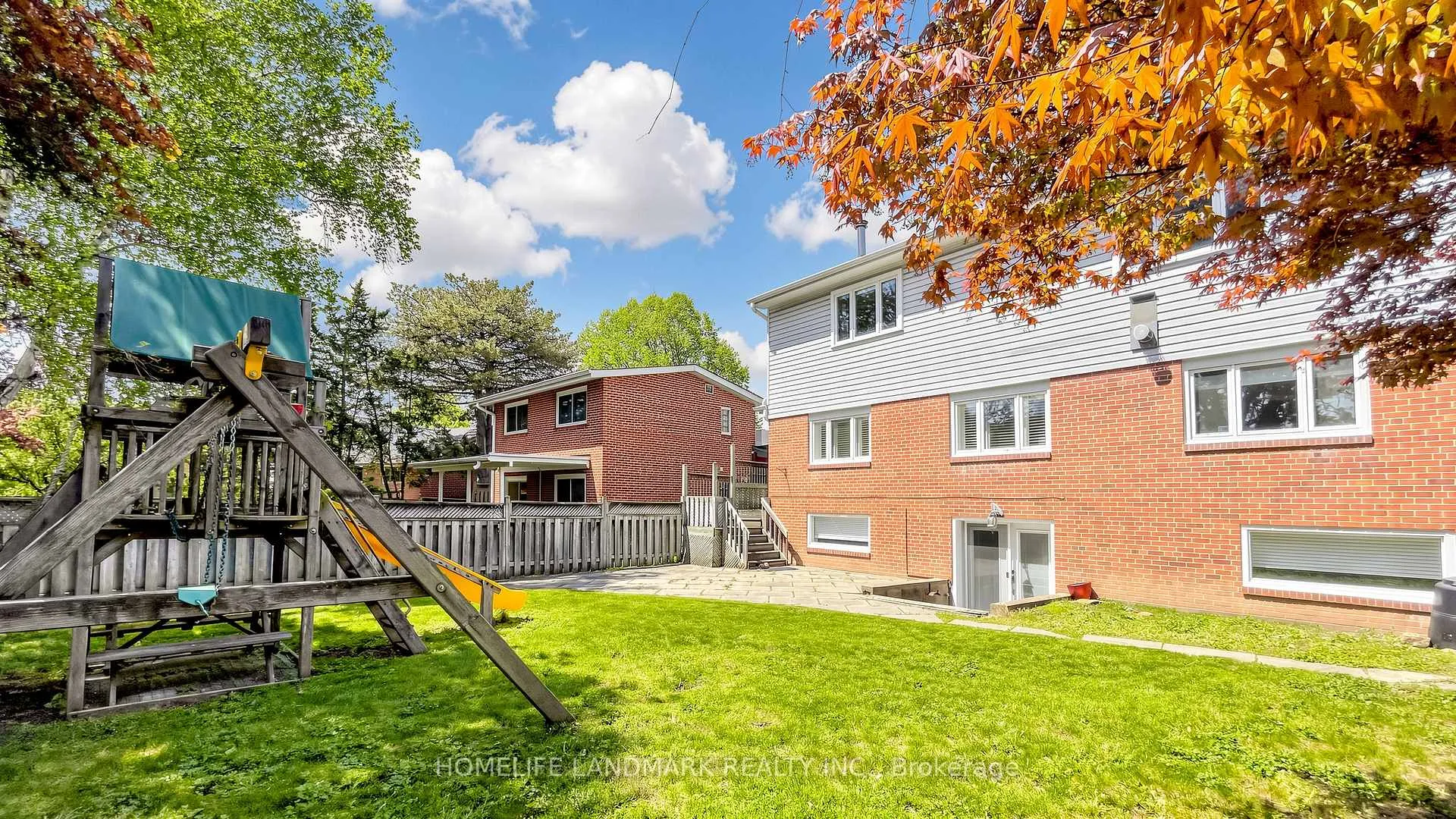 Photo 39 of 27 Quincy Crescent, North York, Henry Farm — HOMEH