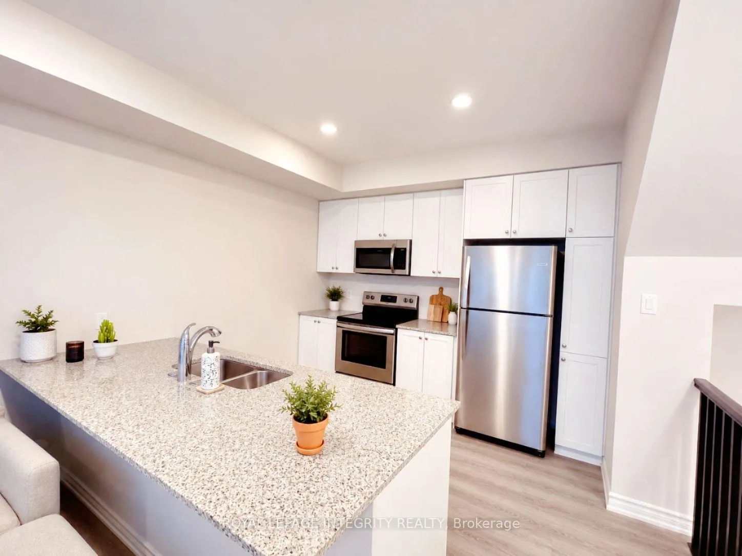 Photo 4 of 513 Ozawa Private, Ottawa, CFB Rockcliffe and Area — HOMEH