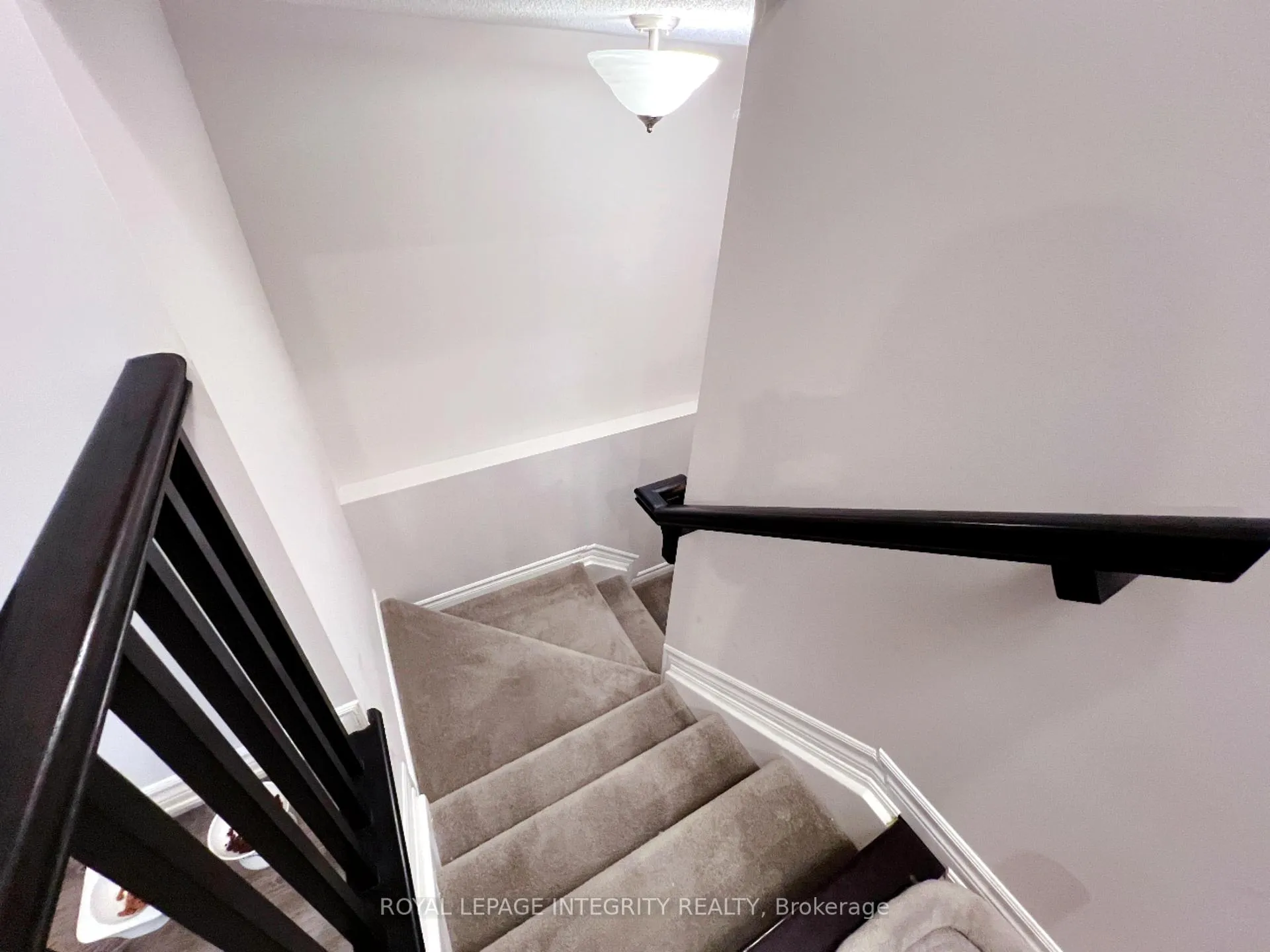 Photo 5 of 513 Ozawa Private, Ottawa, CFB Rockcliffe and Area — HOMEH