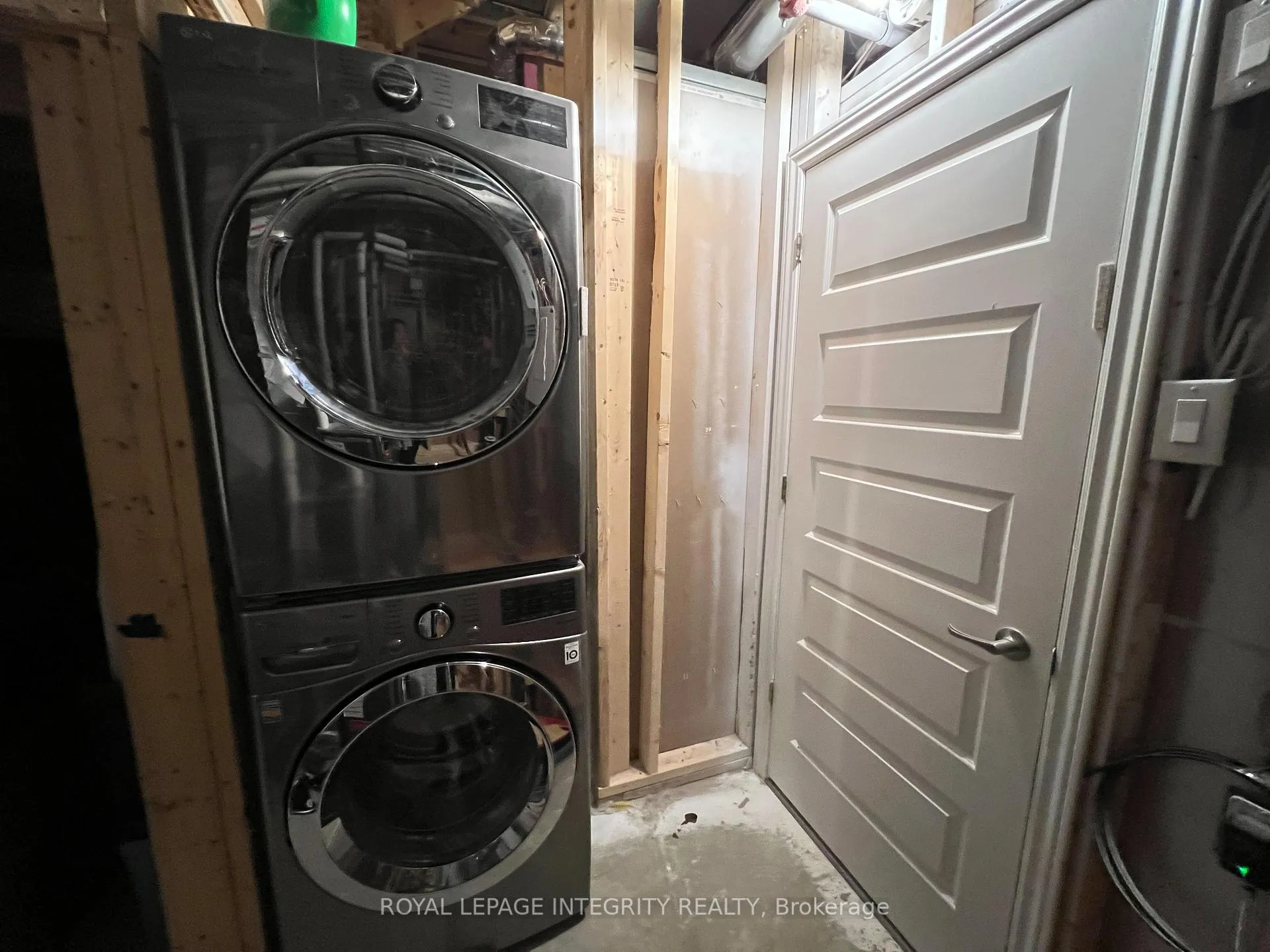 Photo 15 of 513 Ozawa Private, Ottawa, CFB Rockcliffe and Area — HOMEH