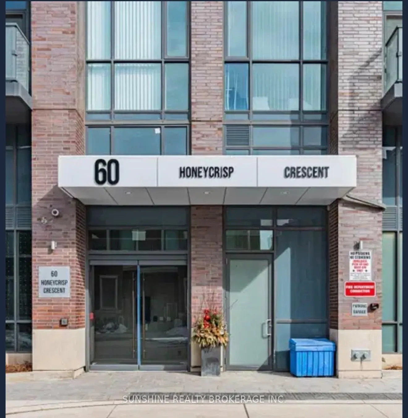 Photo 2 of Unit 1201, 60 Honeycrisp Crescent, Vaughan, Vaughan Corporate Centre — HOMEH