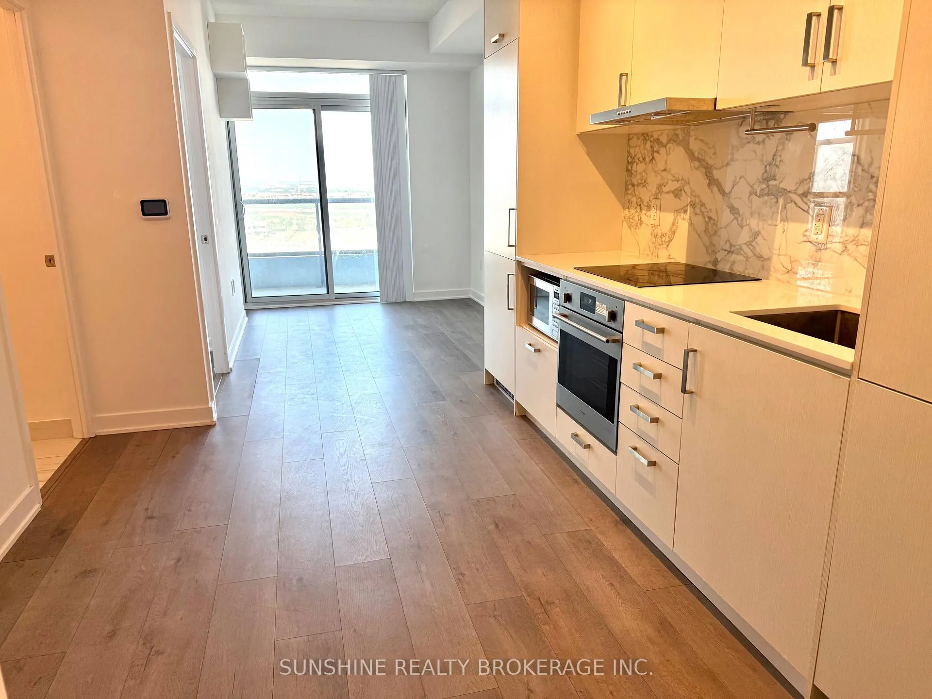 Photo 4 of Unit 1201, 60 Honeycrisp Crescent, Vaughan, Vaughan Corporate Centre — HOMEH