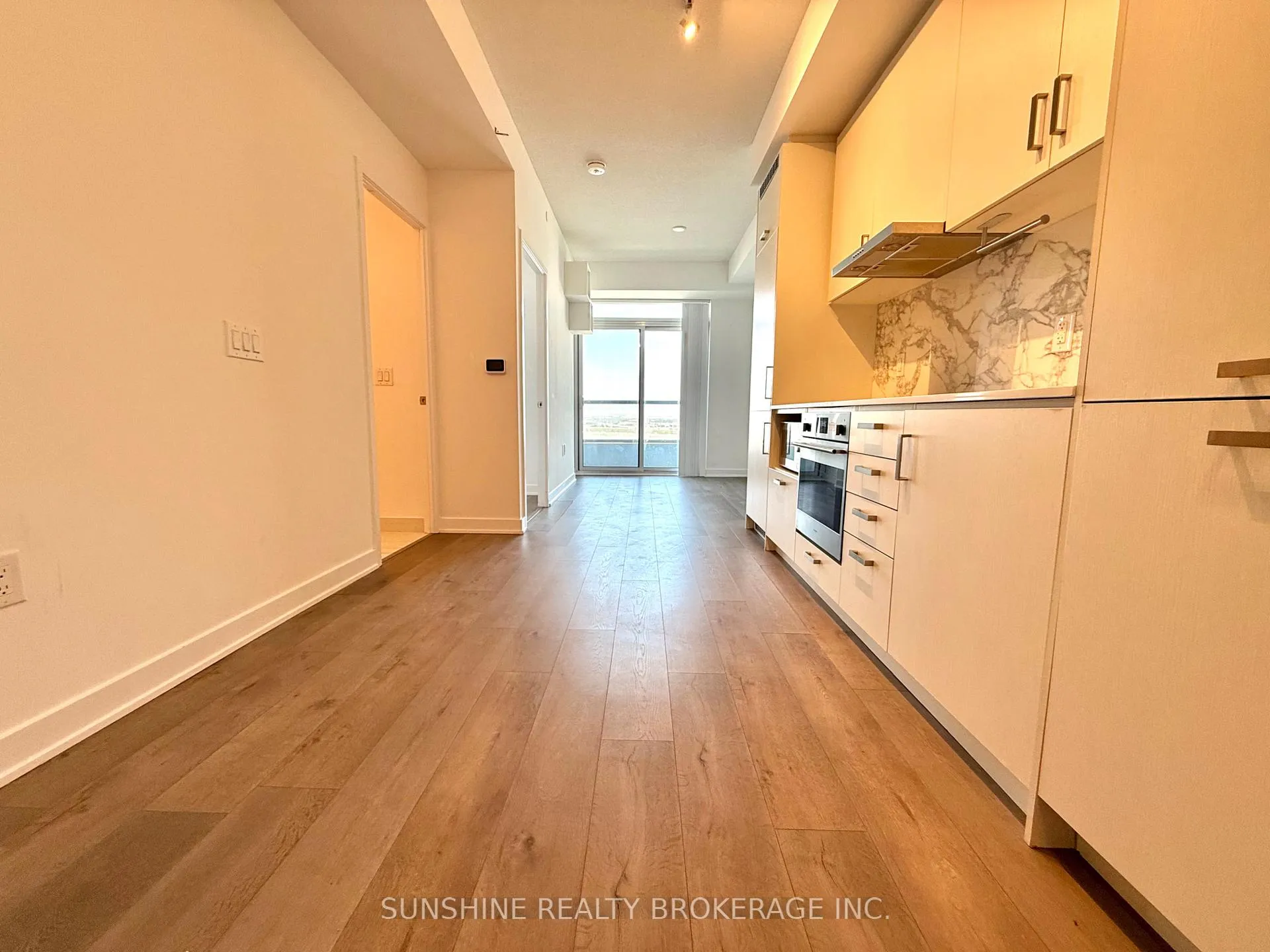 Photo 5 of Unit 1201, 60 Honeycrisp Crescent, Vaughan, Vaughan Corporate Centre — HOMEH