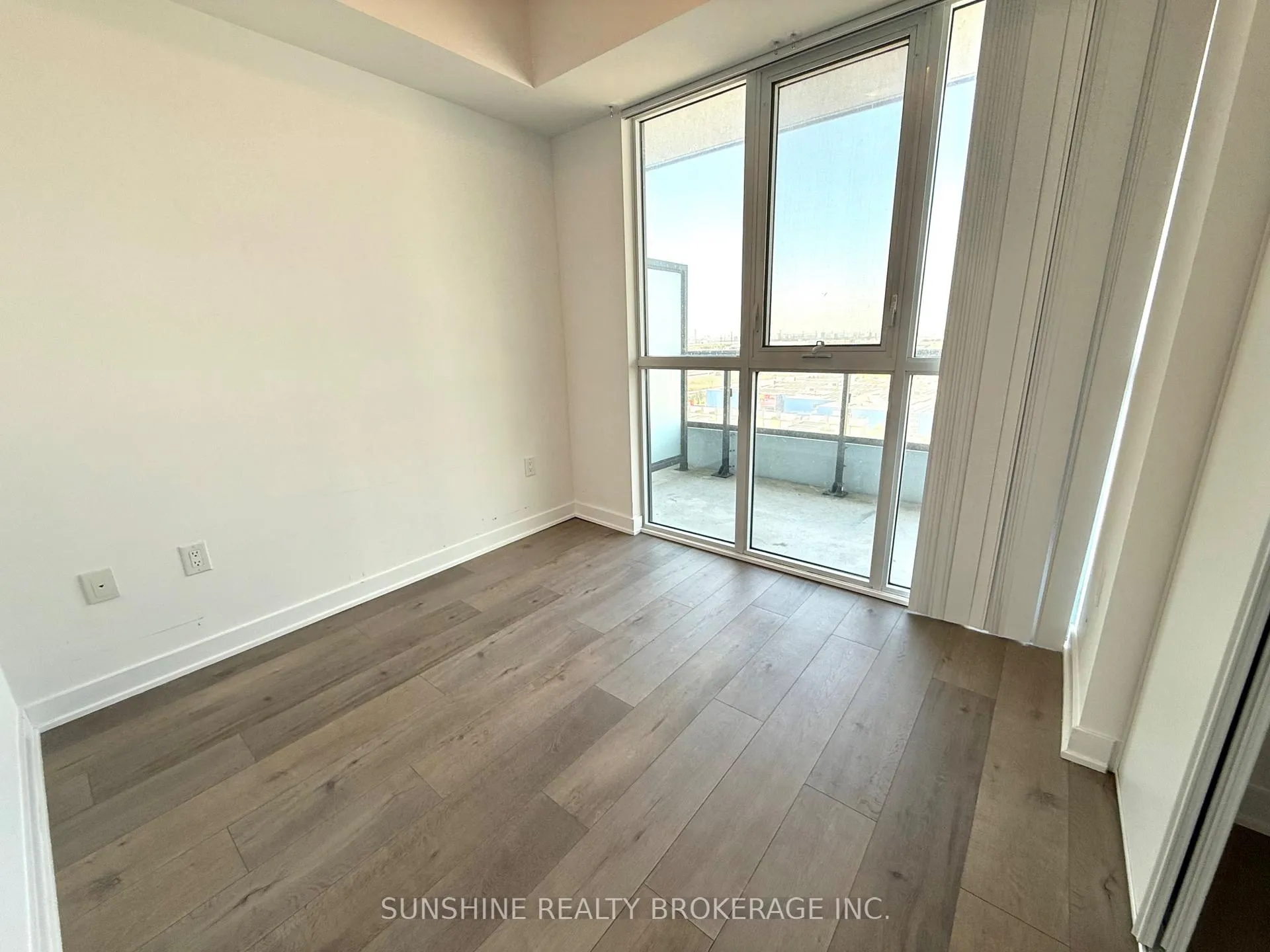 Photo 12 of Unit 1201, 60 Honeycrisp Crescent, Vaughan, Vaughan Corporate Centre — HOMEH