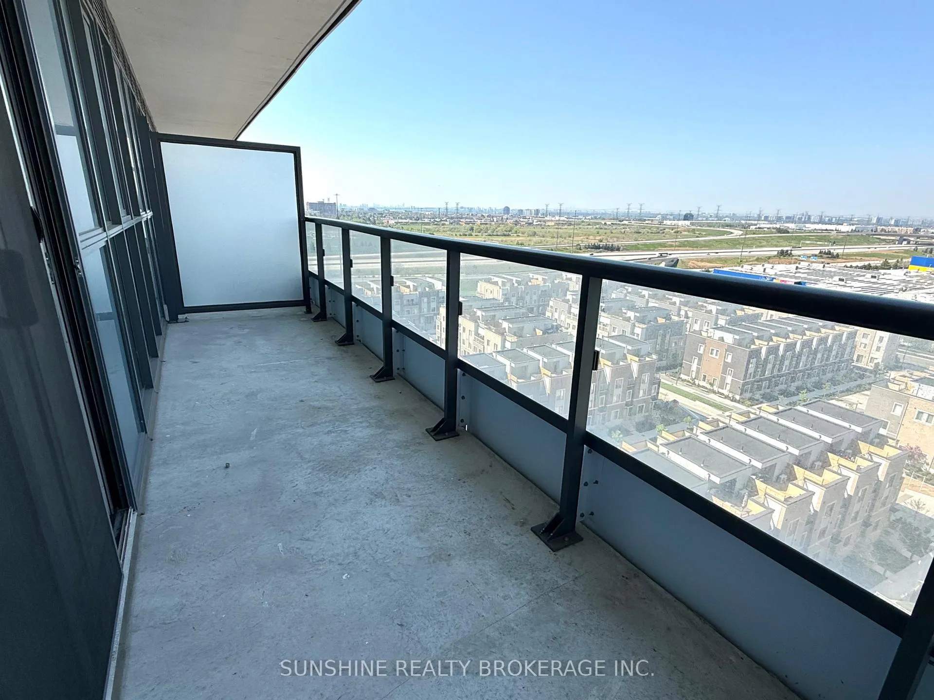 Photo 15 of Unit 1201, 60 Honeycrisp Crescent, Vaughan, Vaughan Corporate Centre — HOMEH