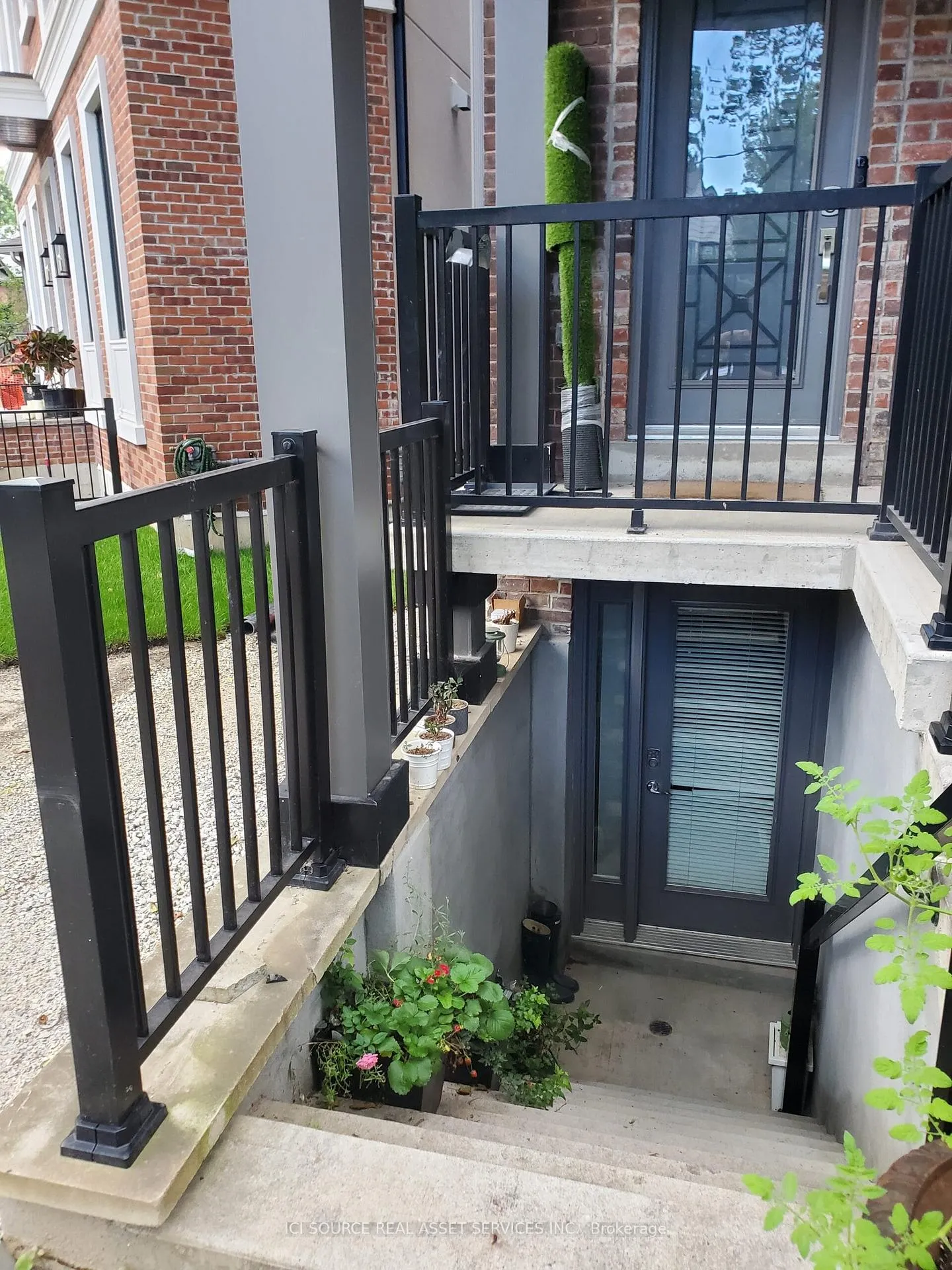 Photo 3 of Unit B1, 15 Highview Crescent, Toronto, Corso Italia-Davenport — HOMEH