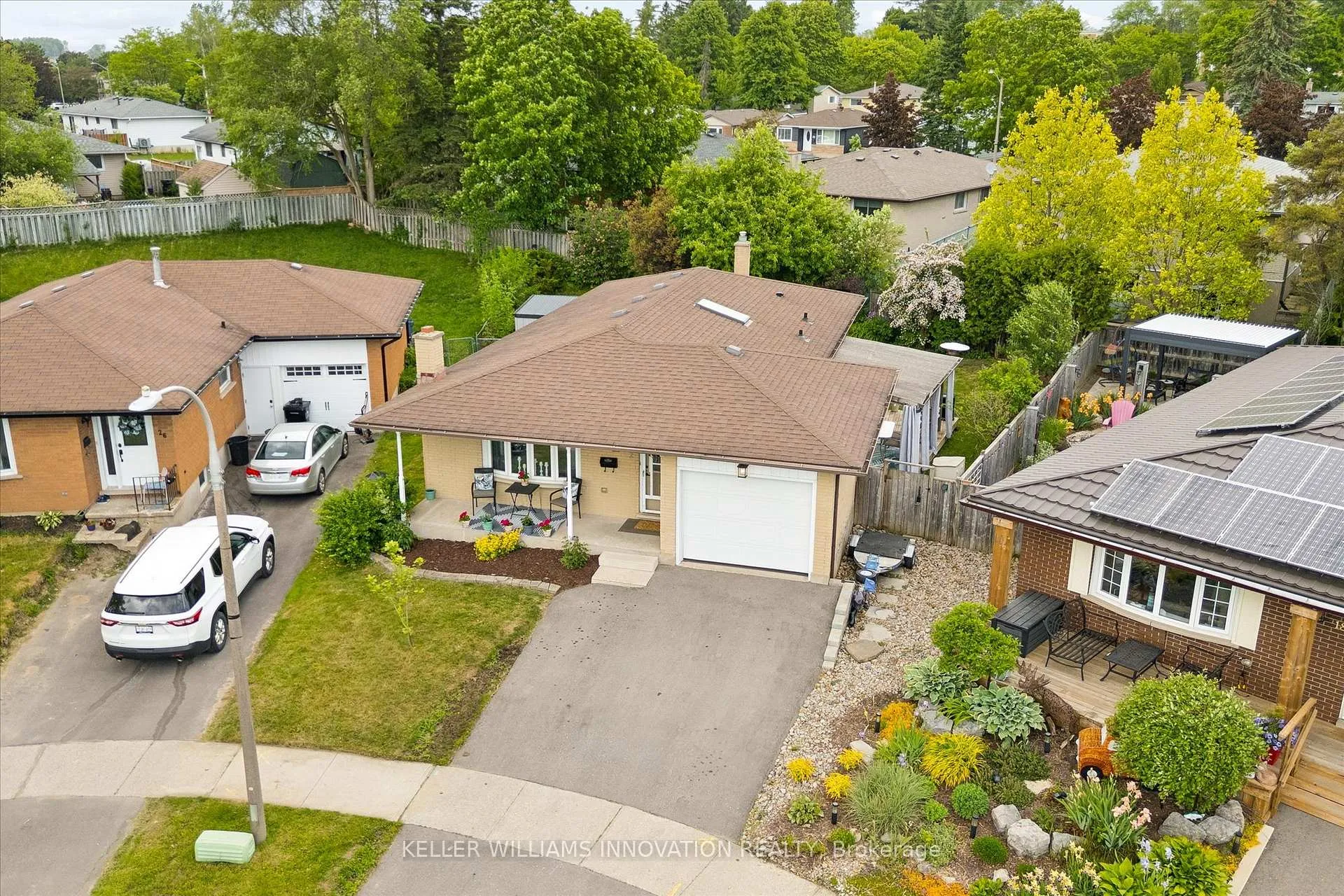 Photo 3 of 22 Brookside Crescent, Kitchener, Forest Heights — HOMEH