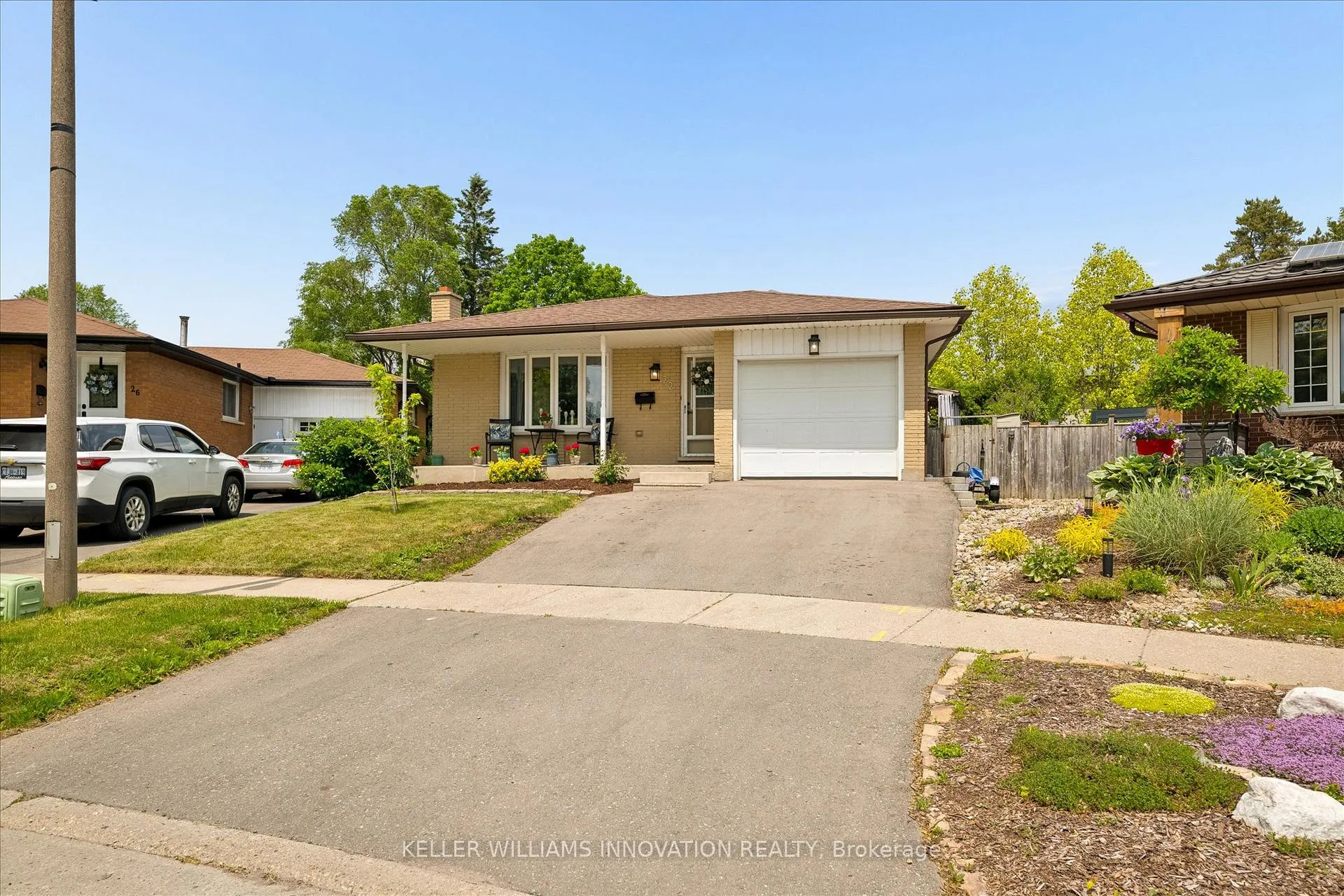 Photo 5 of 22 Brookside Crescent, Kitchener, Forest Heights — HOMEH
