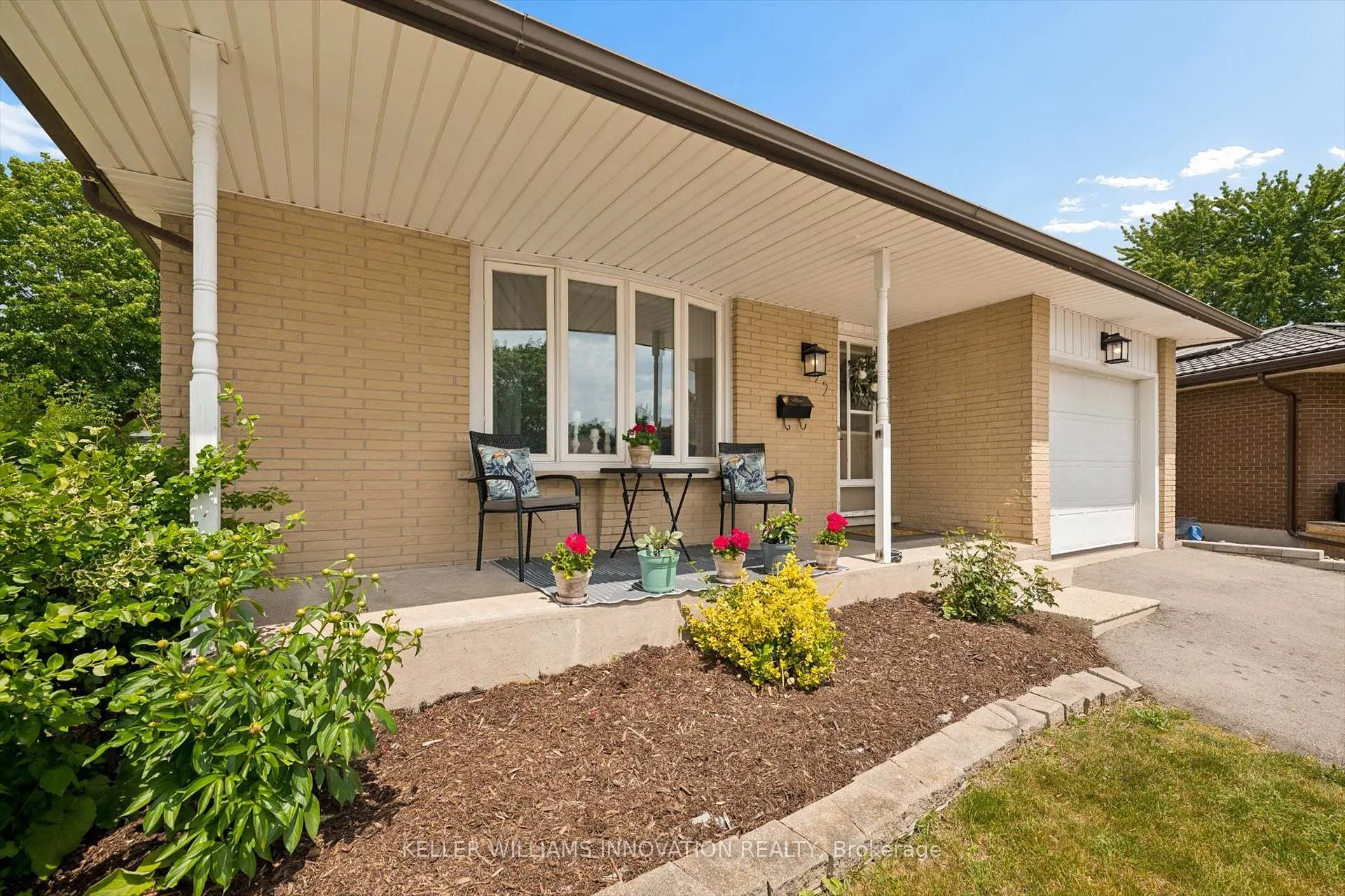 Photo 6 of 22 Brookside Crescent, Kitchener, Forest Heights — HOMEH