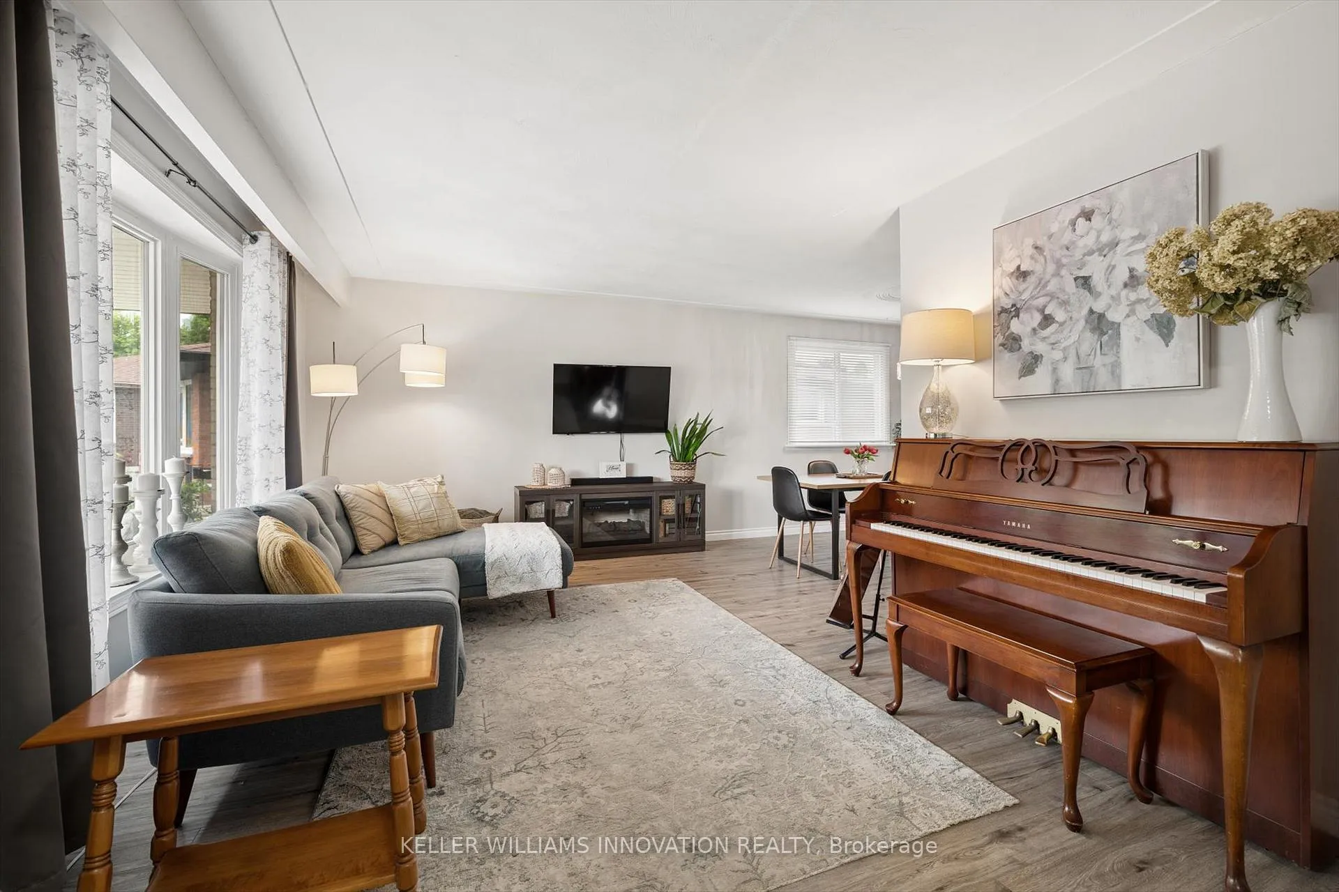 Photo 10 of 22 Brookside Crescent, Kitchener, Forest Heights — HOMEH