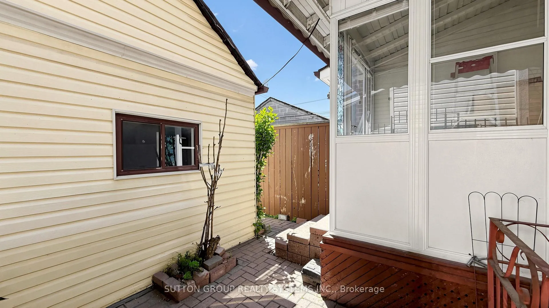 Photo 23 of 799 Lansdowne Avenue, Toronto, Dovercourt-Wallace Emerson-Junction — HOMEH