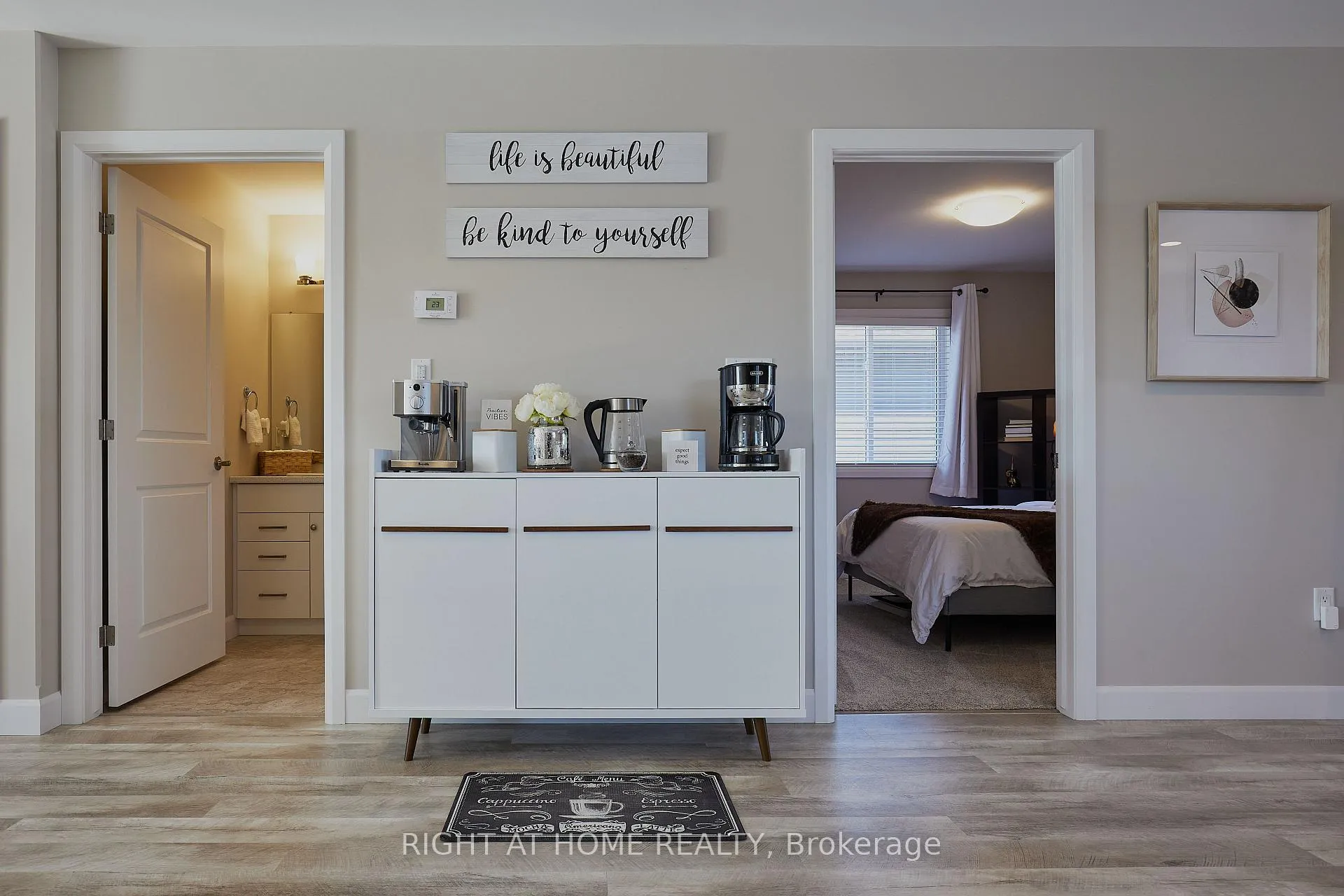 Photo 5 of 42 Moonstone Crescent, Chatham-Kent, Chatham — HOMEH