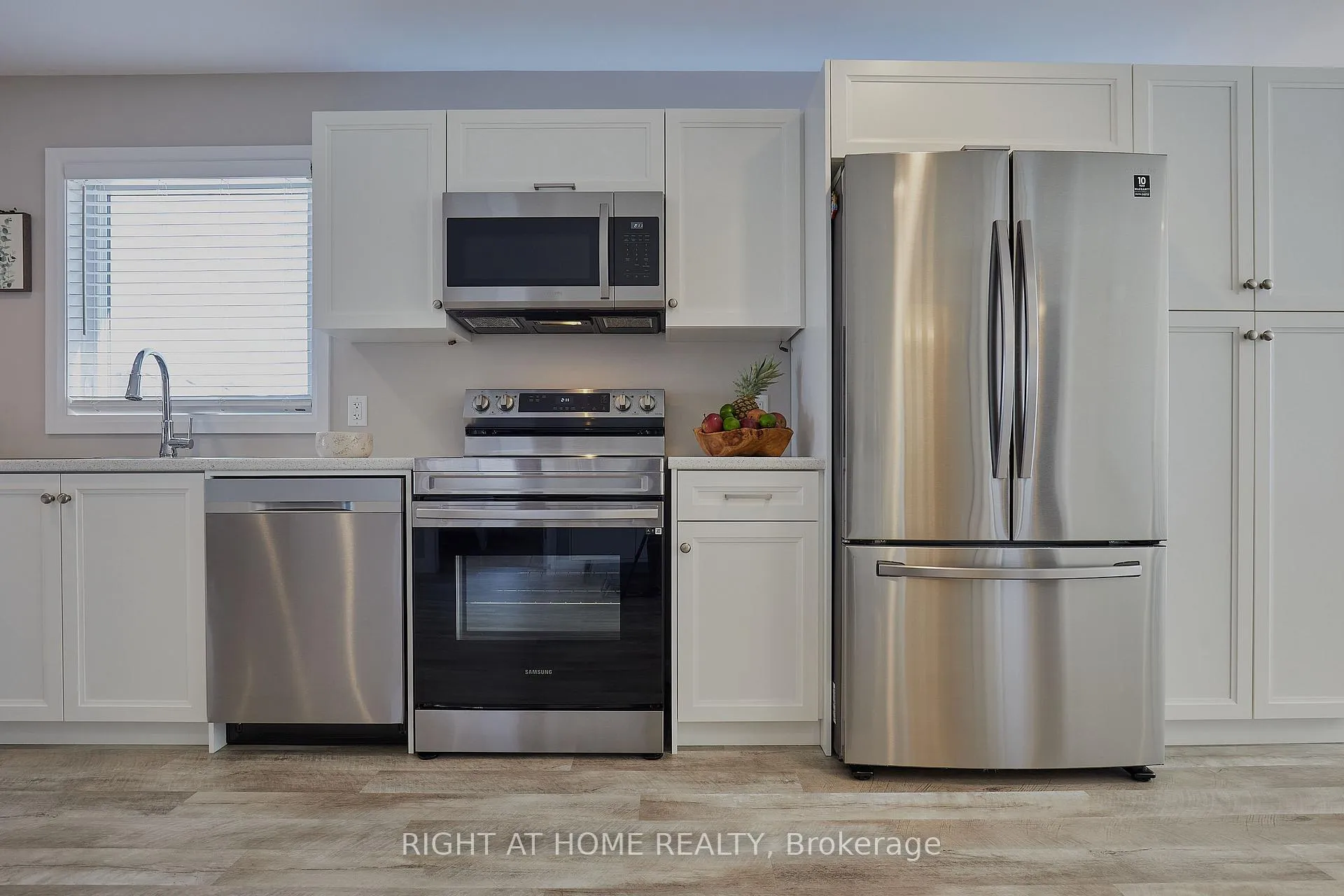Photo 7 of 42 Moonstone Crescent, Chatham-Kent, Chatham — HOMEH