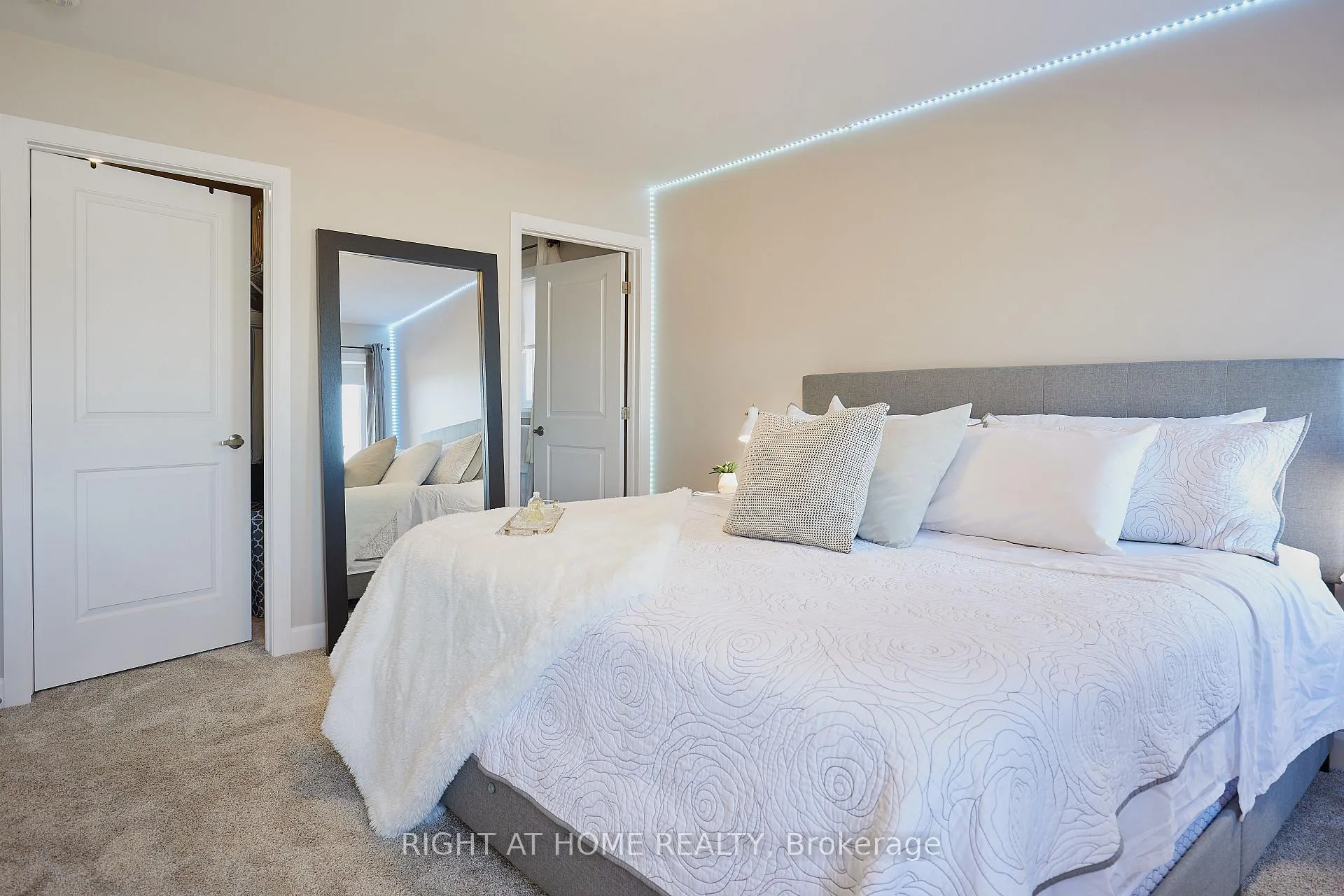 Photo 13 of 42 Moonstone Crescent, Chatham-Kent, Chatham — HOMEH