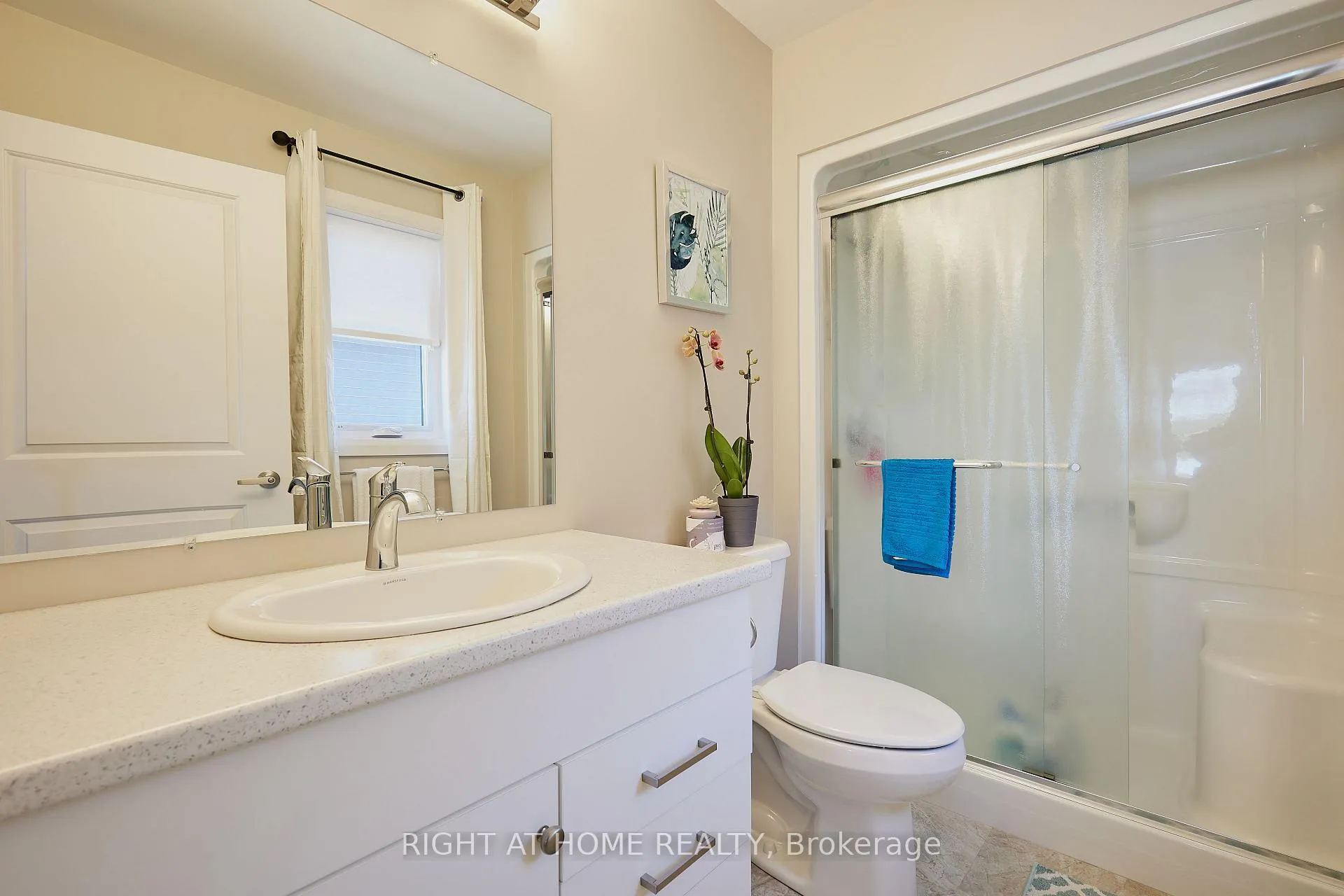 Photo 14 of 42 Moonstone Crescent, Chatham-Kent, Chatham — HOMEH
