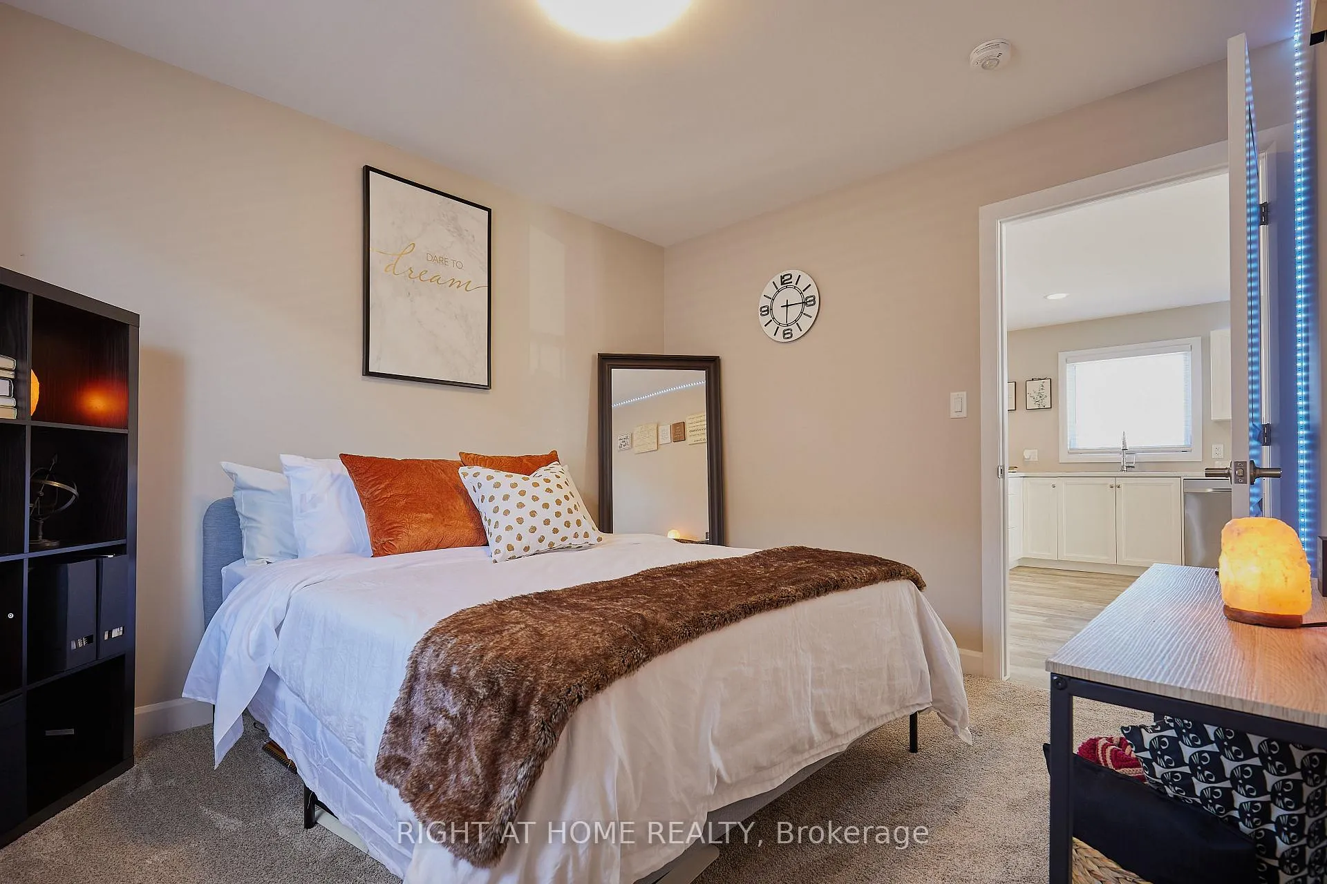 Photo 16 of 42 Moonstone Crescent, Chatham-Kent, Chatham — HOMEH