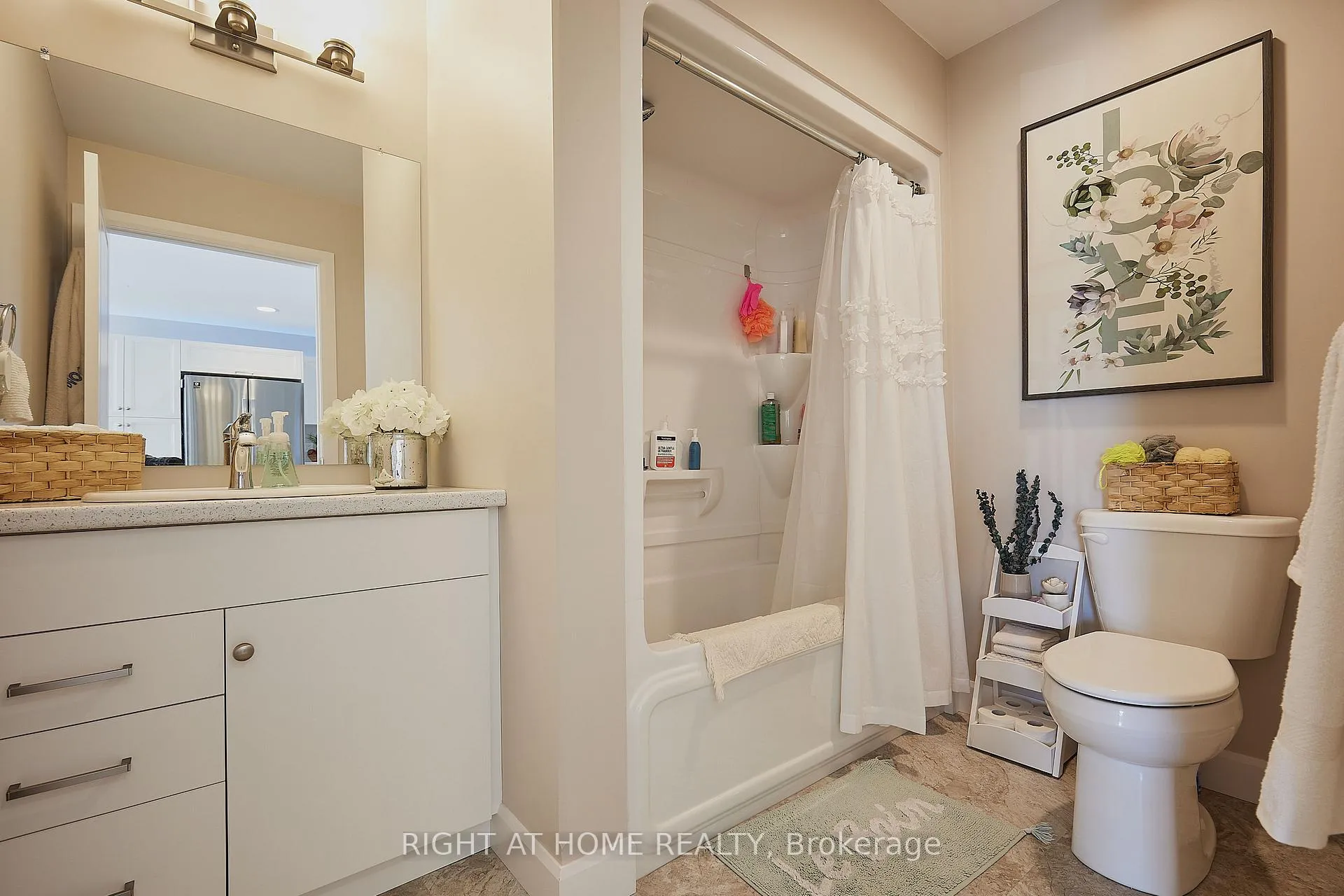 Photo 19 of 42 Moonstone Crescent, Chatham-Kent, Chatham — HOMEH