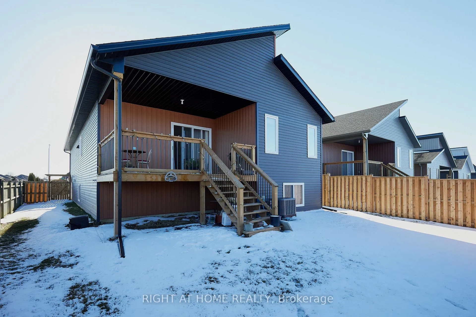 Photo 26 of 42 Moonstone Crescent, Chatham-Kent, Chatham — HOMEH