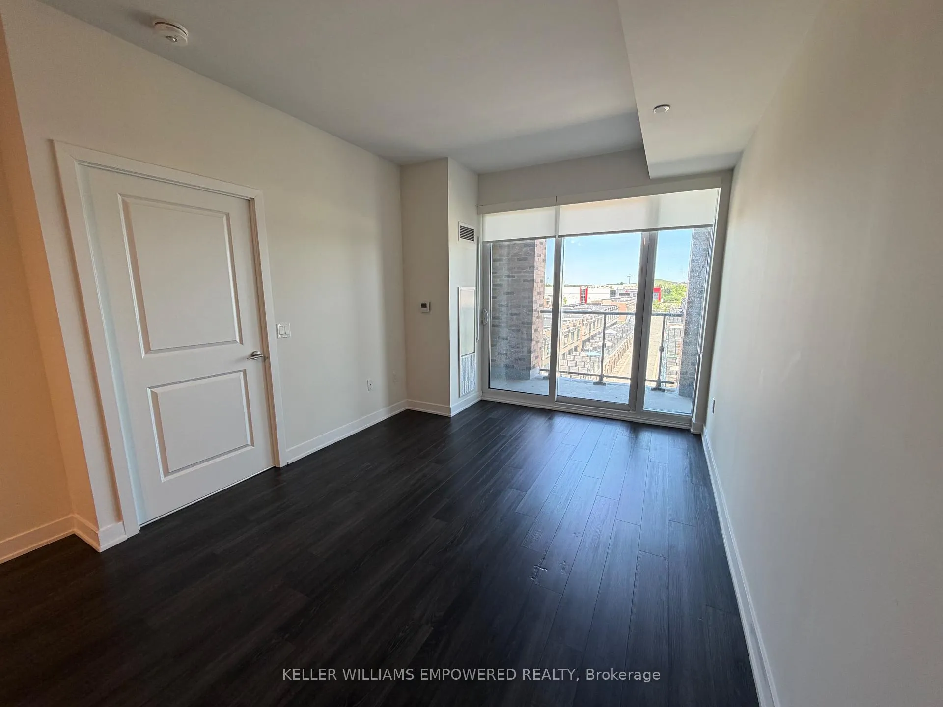 Photo 9 of Unit 503, 100 Eagle Rock Way, Vaughan, Maple — HOMEH
