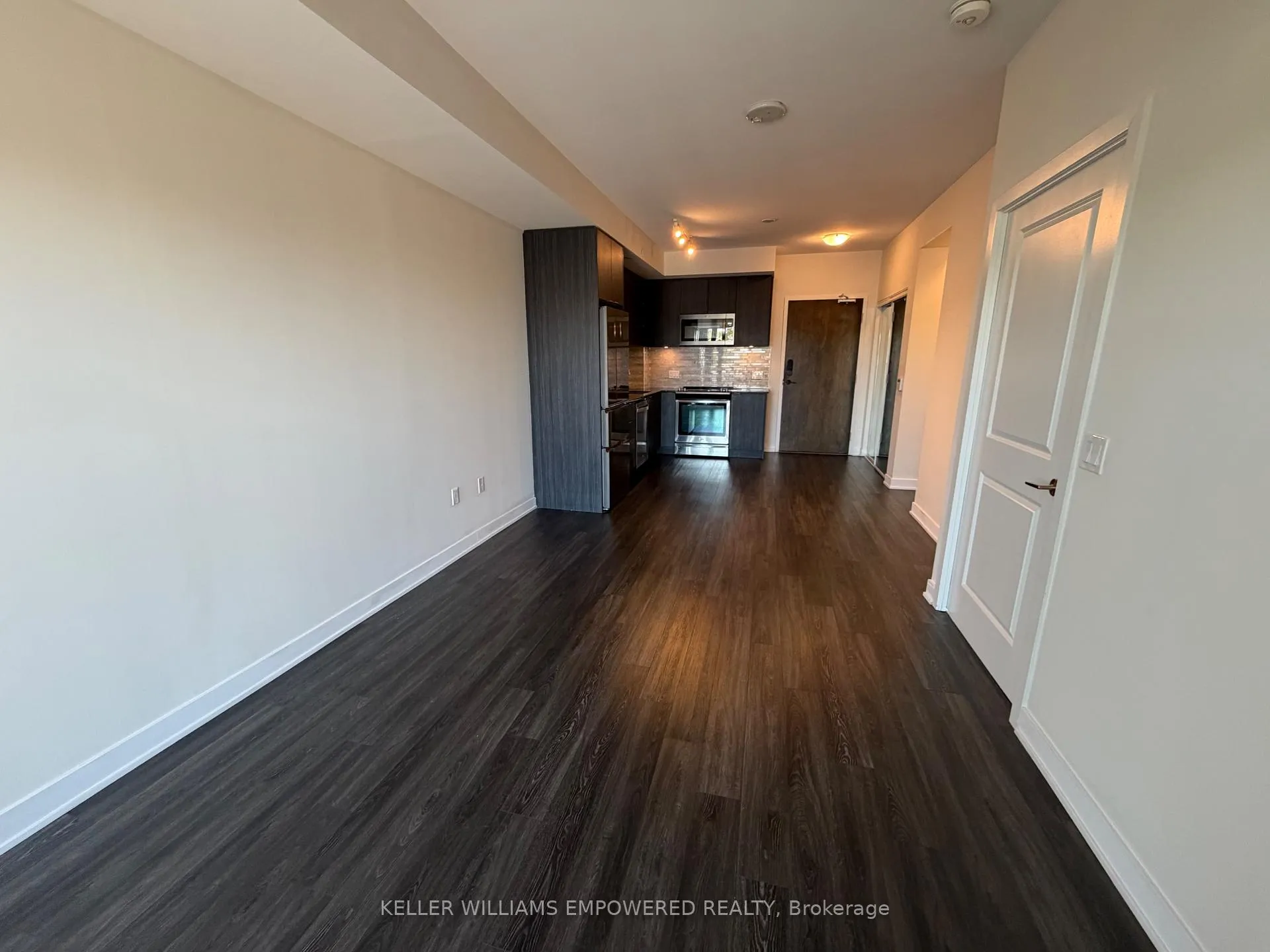 Photo 11 of Unit 503, 100 Eagle Rock Way, Vaughan, Maple — HOMEH