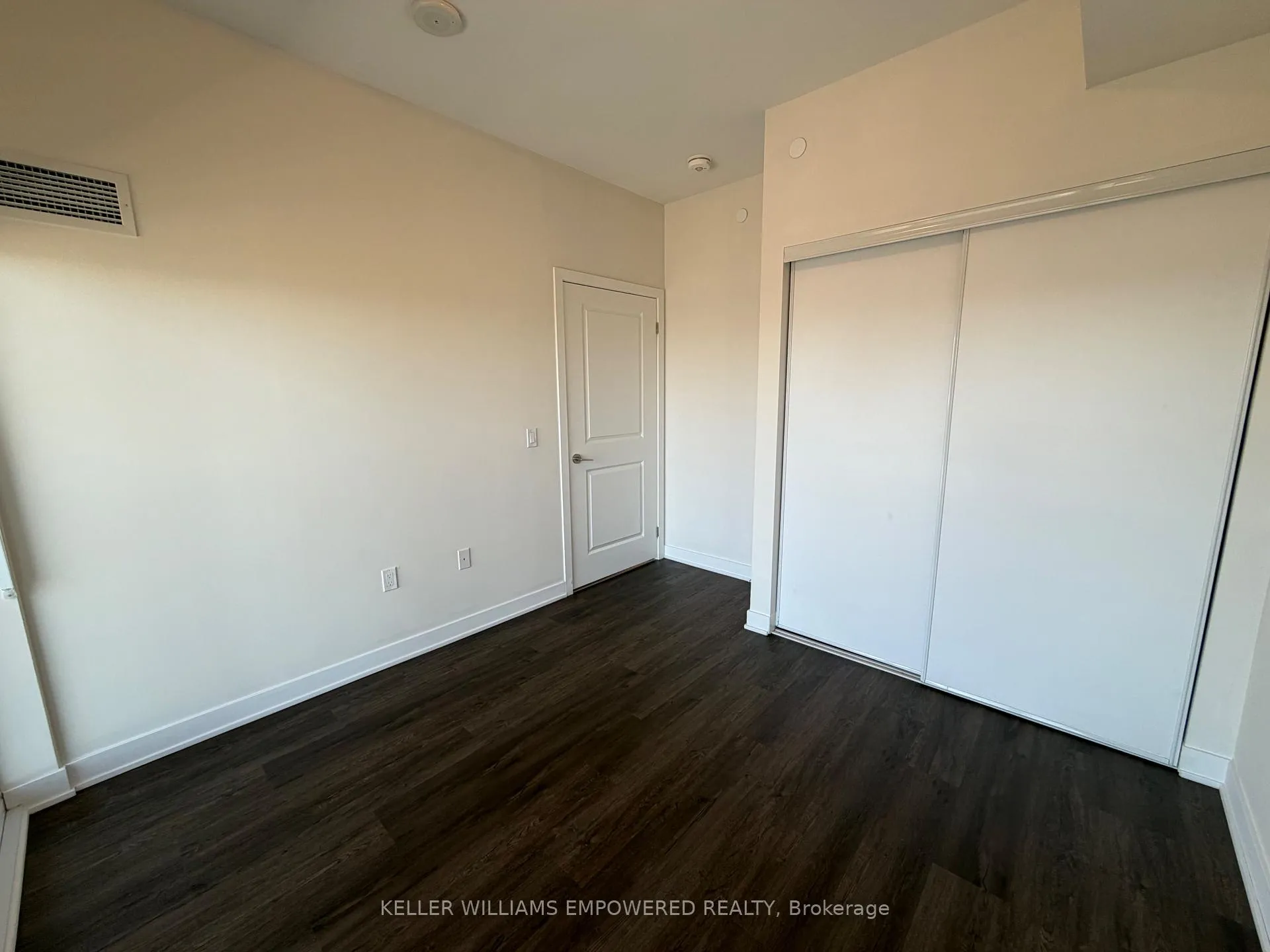 Photo 14 of Unit 503, 100 Eagle Rock Way, Vaughan, Maple — HOMEH