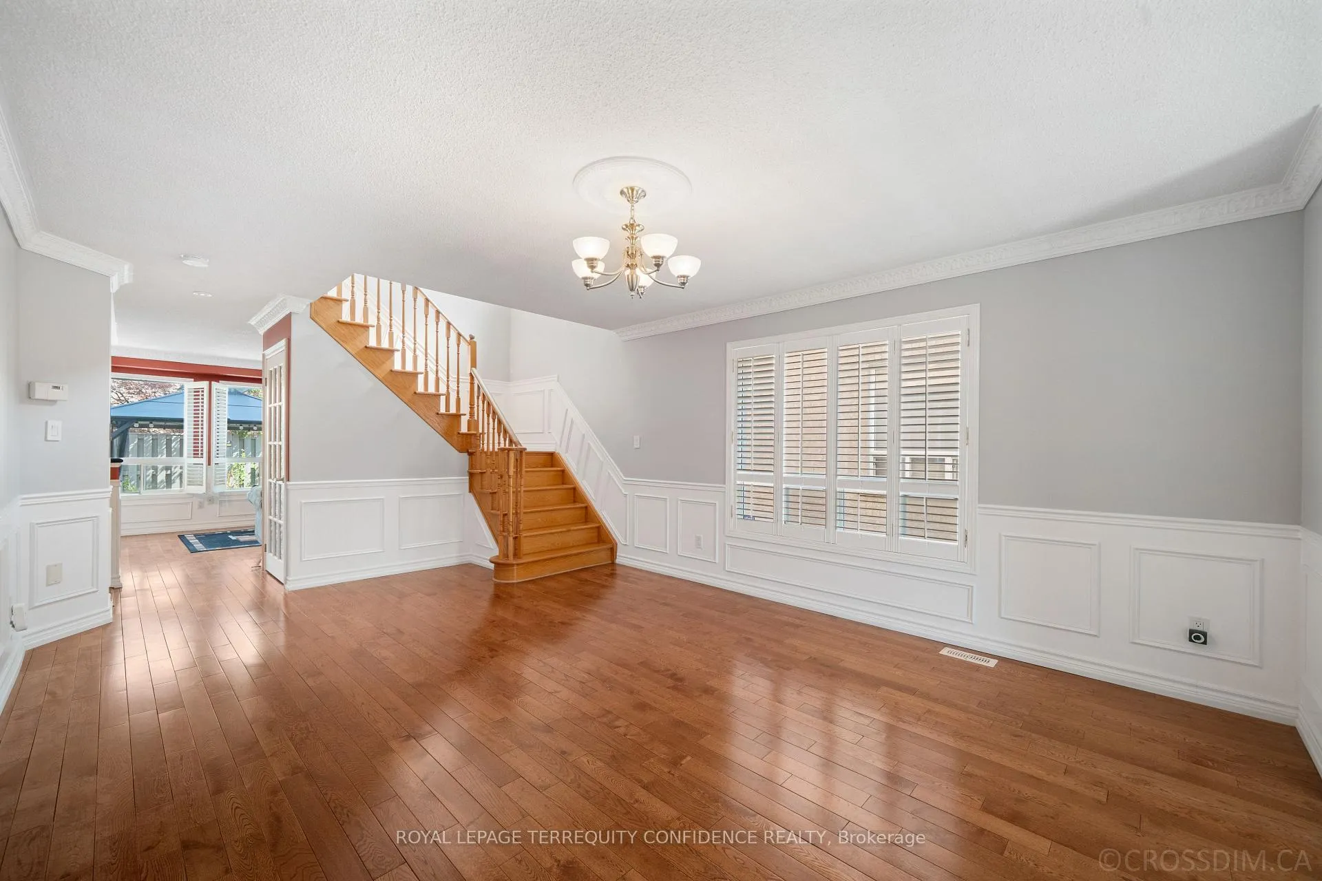 Photo 3 of 131 Laurelhurst Crescent, Vaughan, Vellore Village — HOMEH