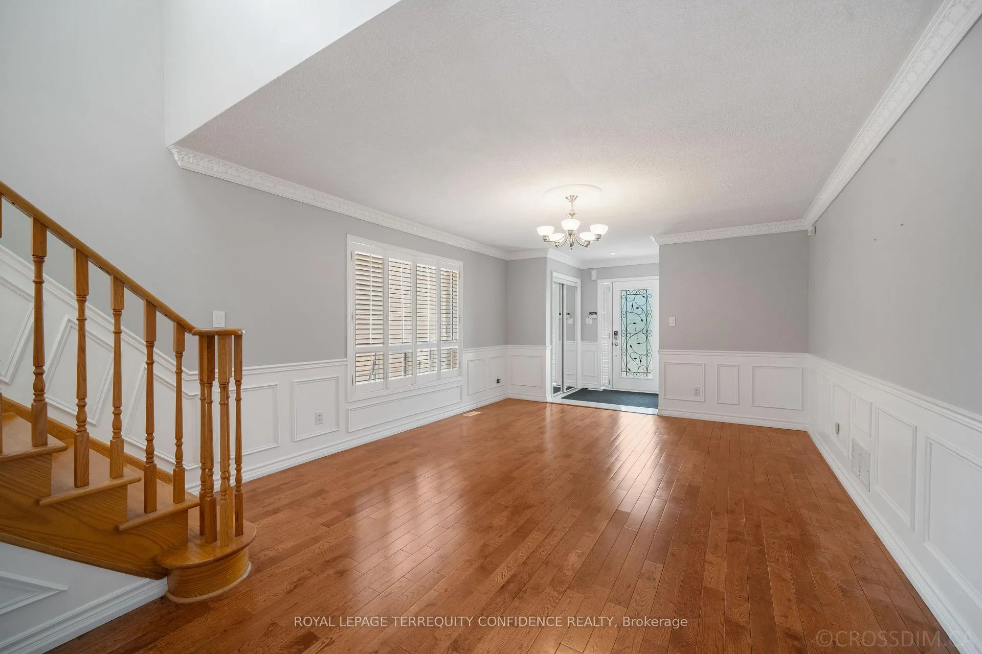Photo 4 of 131 Laurelhurst Crescent, Vaughan, Vellore Village — HOMEH
