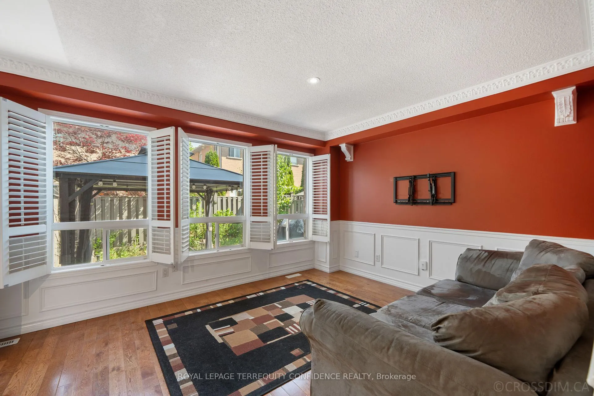 Photo 5 of 131 Laurelhurst Crescent, Vaughan, Vellore Village — HOMEH