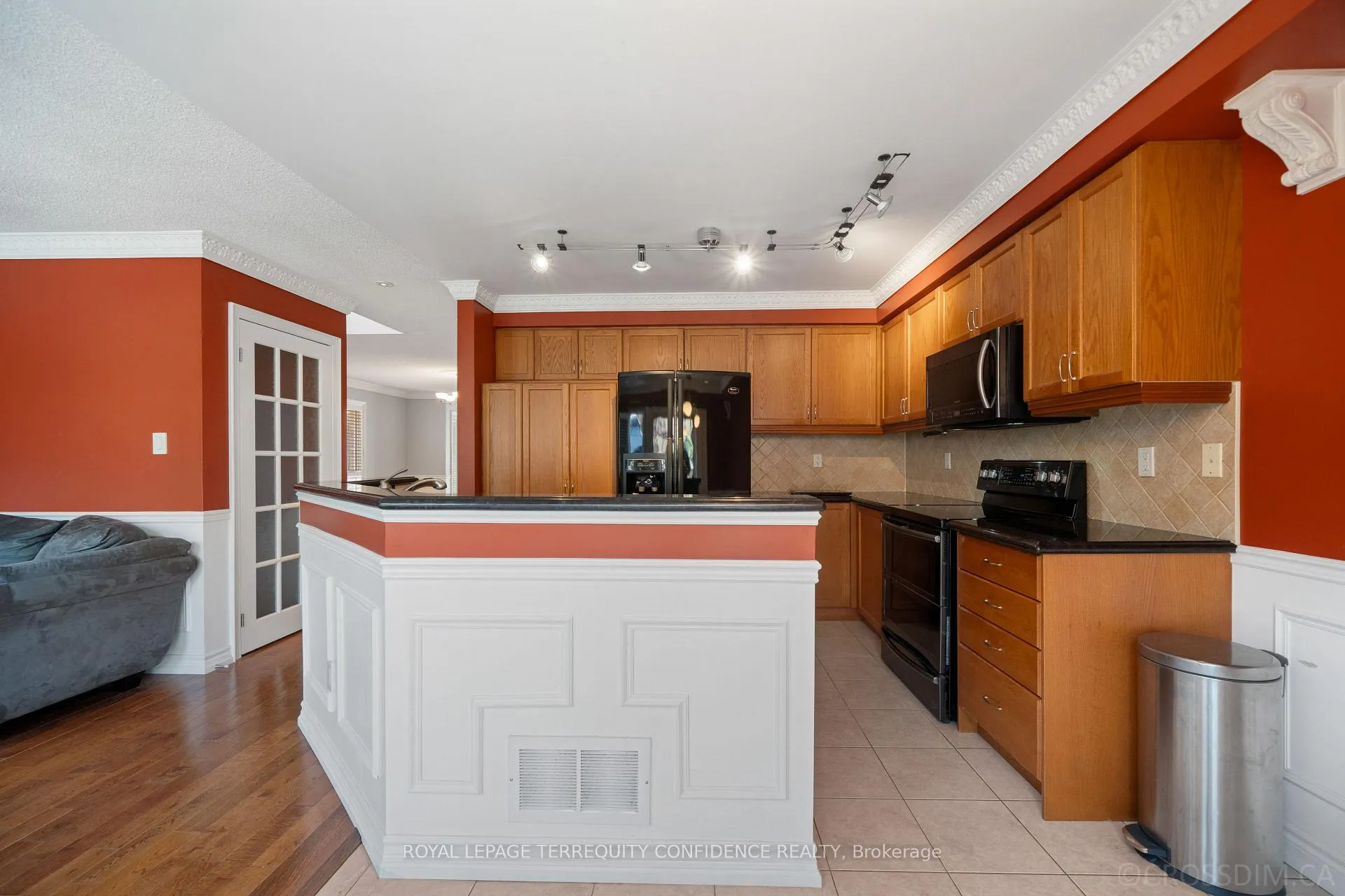 Photo 9 of 131 Laurelhurst Crescent, Vaughan, Vellore Village — HOMEH