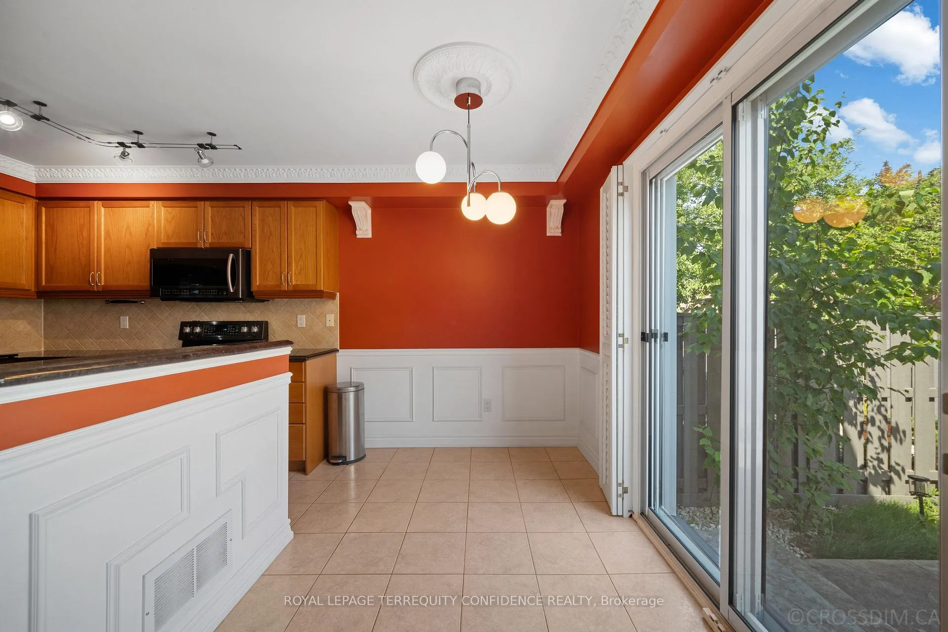 Photo 12 of 131 Laurelhurst Crescent, Vaughan, Vellore Village — HOMEH