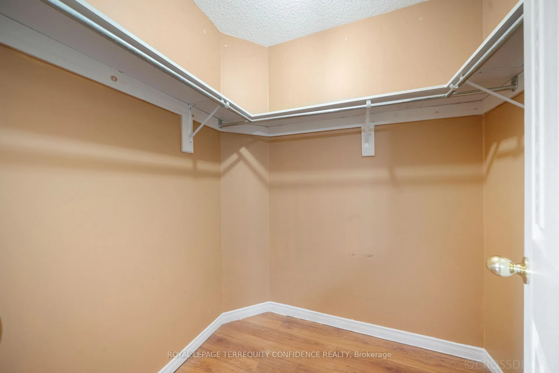 Photo 19 of 131 Laurelhurst Crescent, Vaughan, Vellore Village — HOMEH