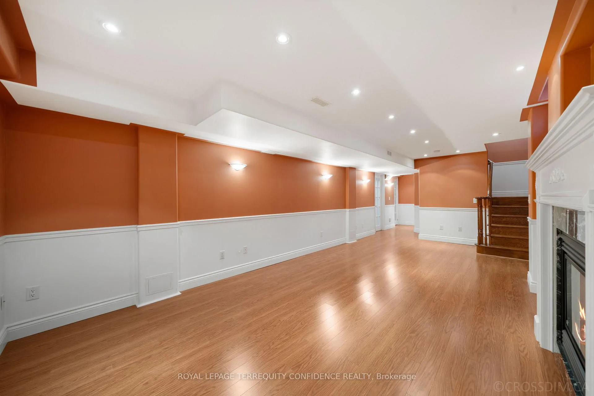 Photo 26 of 131 Laurelhurst Crescent, Vaughan, Vellore Village — HOMEH