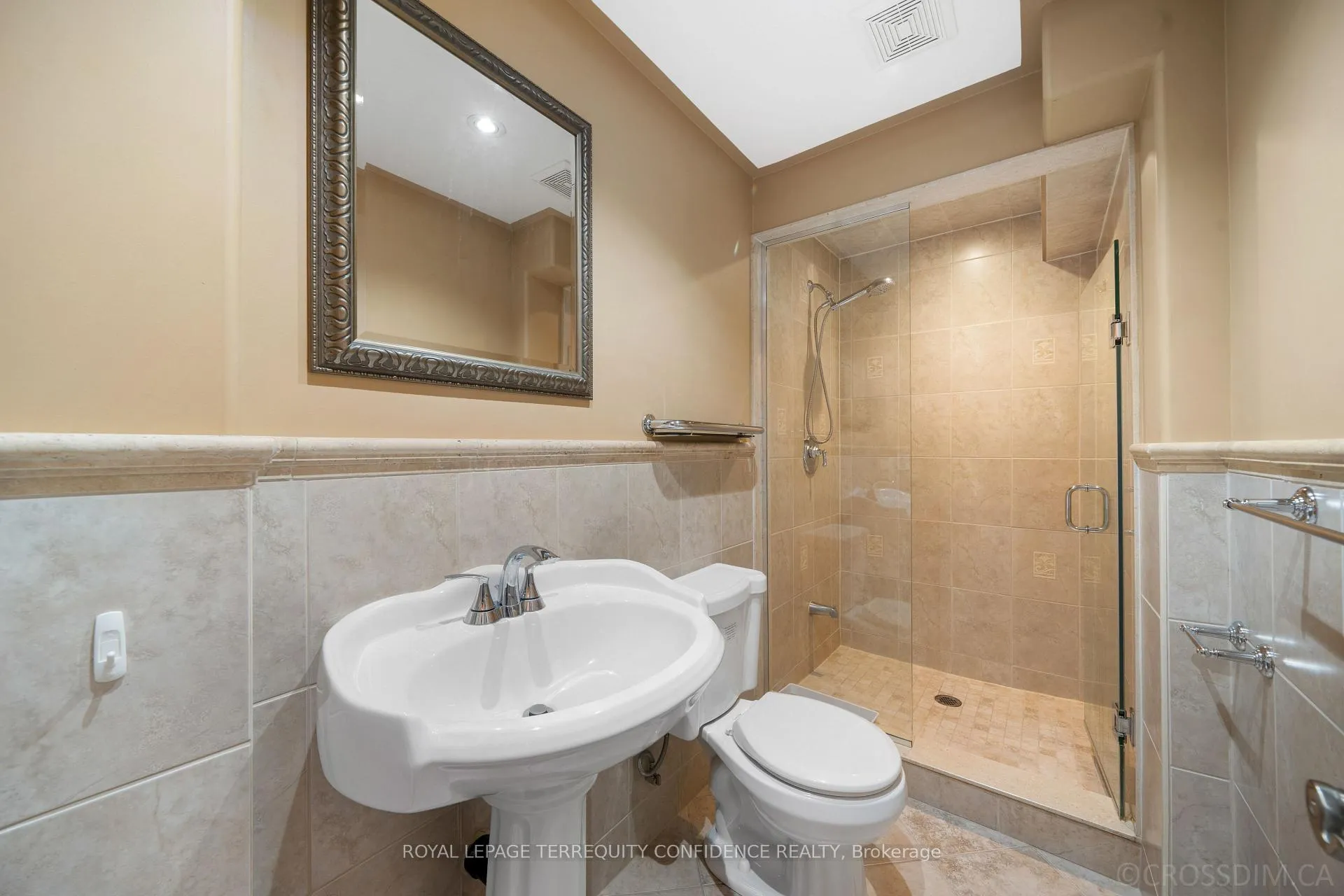 Photo 29 of 131 Laurelhurst Crescent, Vaughan, Vellore Village — HOMEH