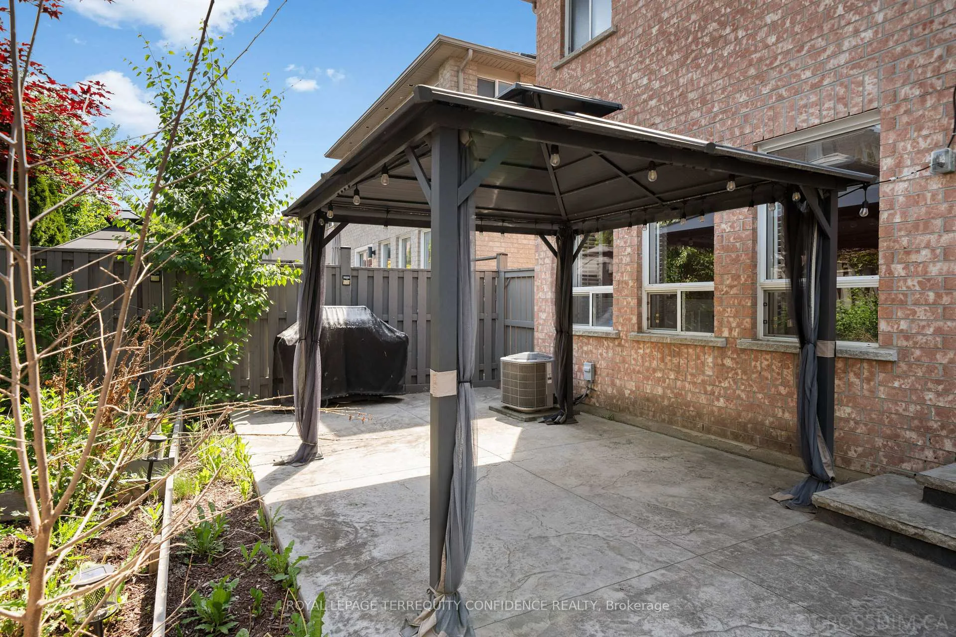 Photo 35 of 131 Laurelhurst Crescent, Vaughan, Vellore Village — HOMEH
