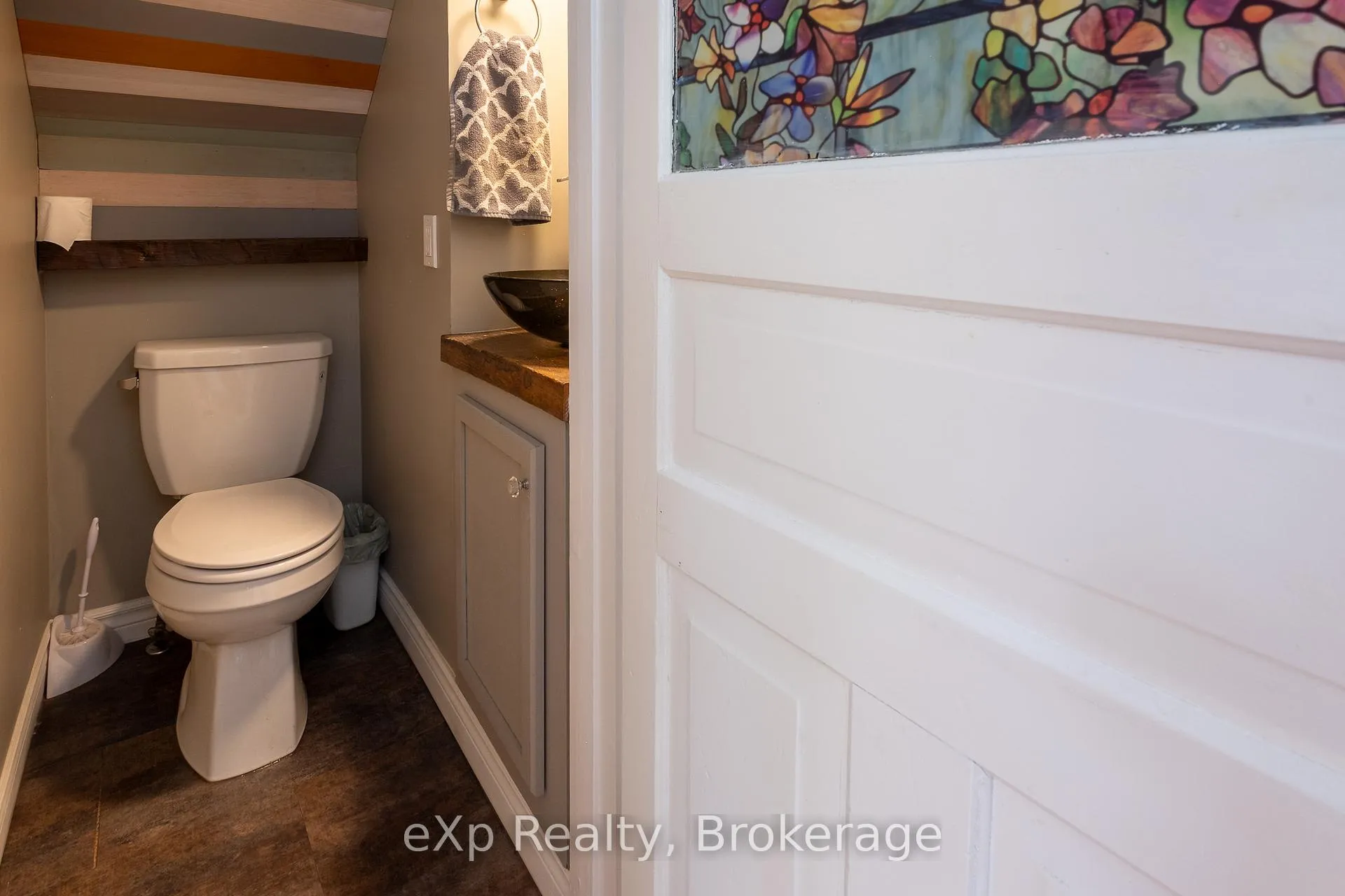 Photo 18 of 046296 Old Mail Road, Meaford — HOMEH
