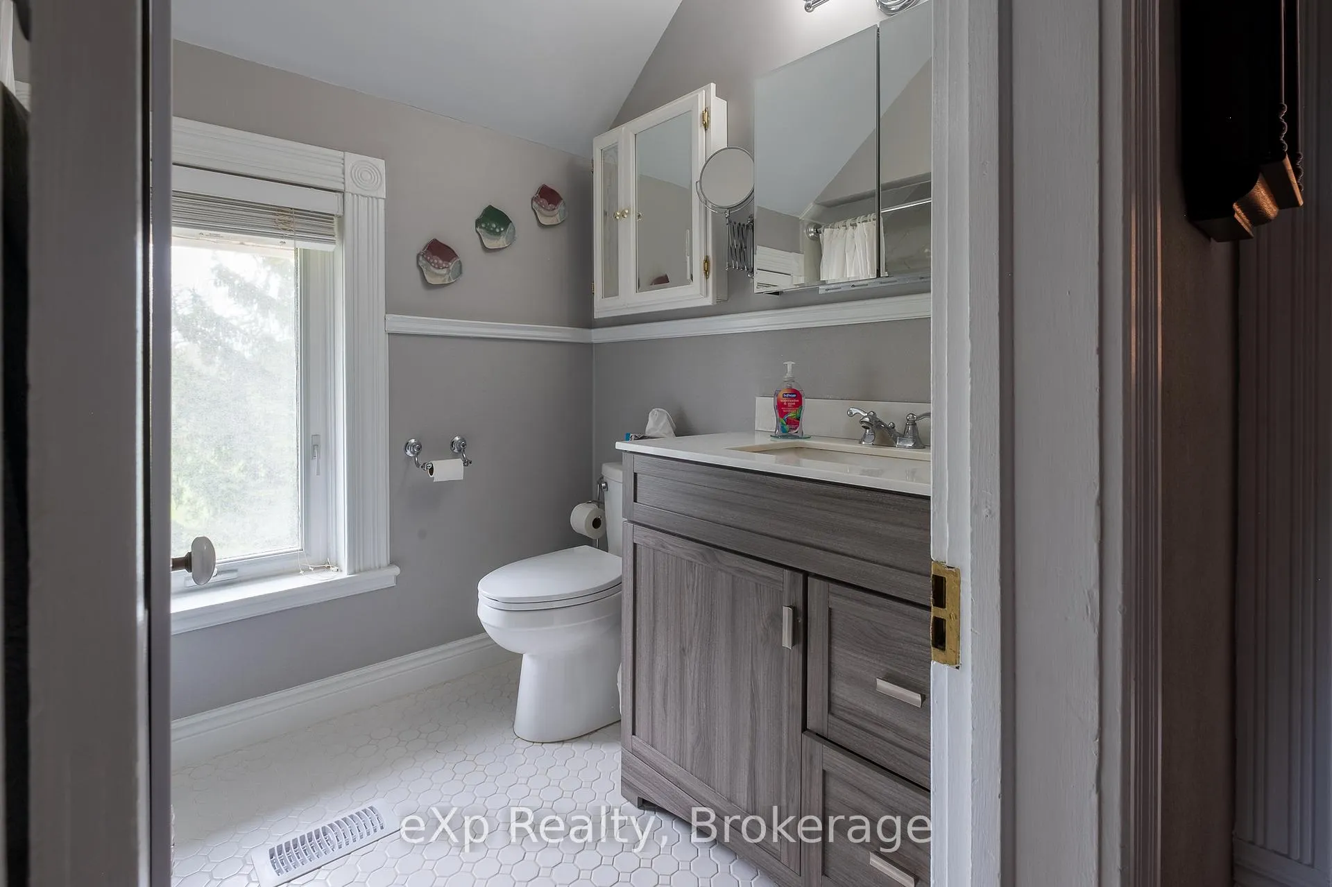 Photo 22 of 046296 Old Mail Road, Meaford — HOMEH