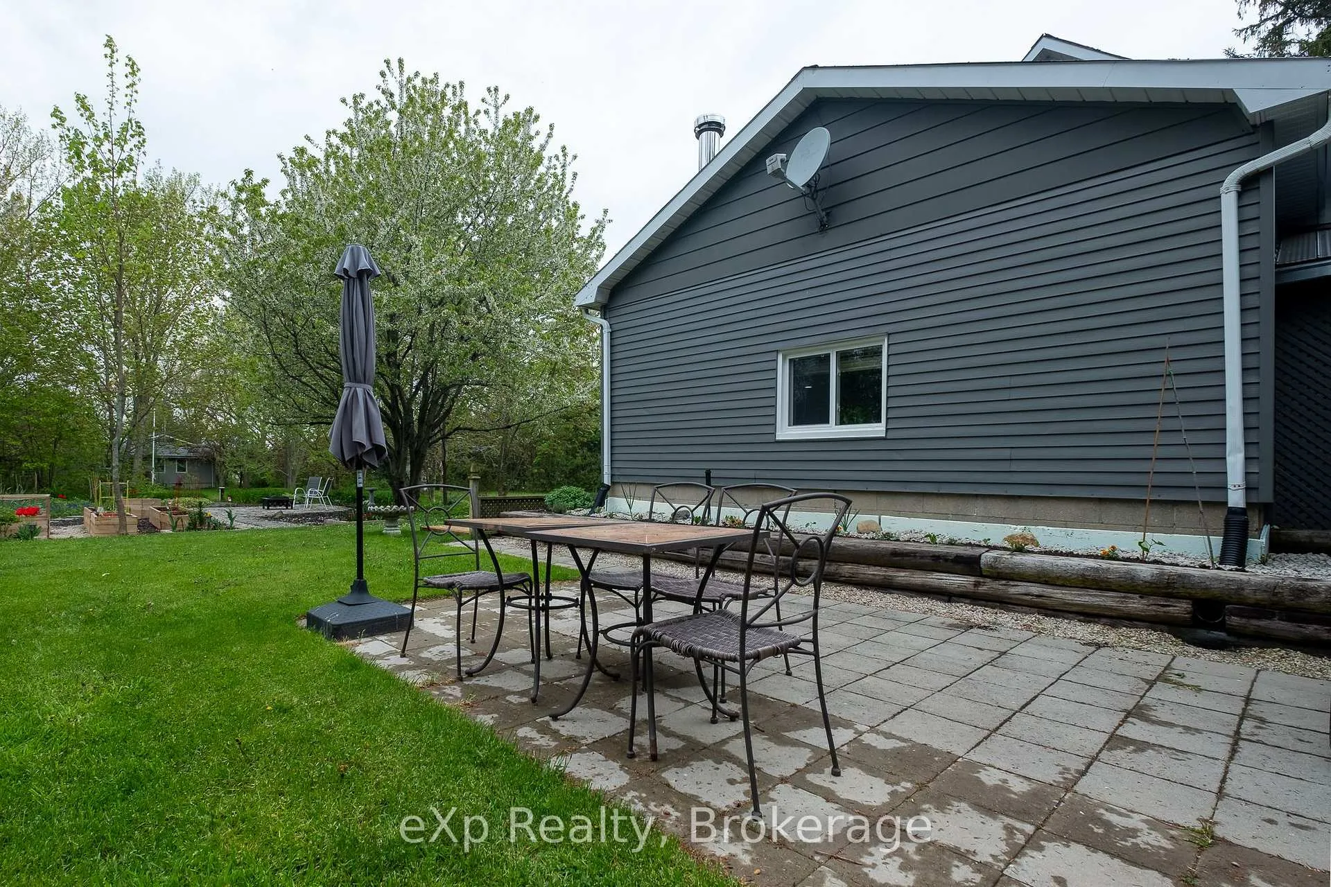 Photo 32 of 046296 Old Mail Road, Meaford — HOMEH