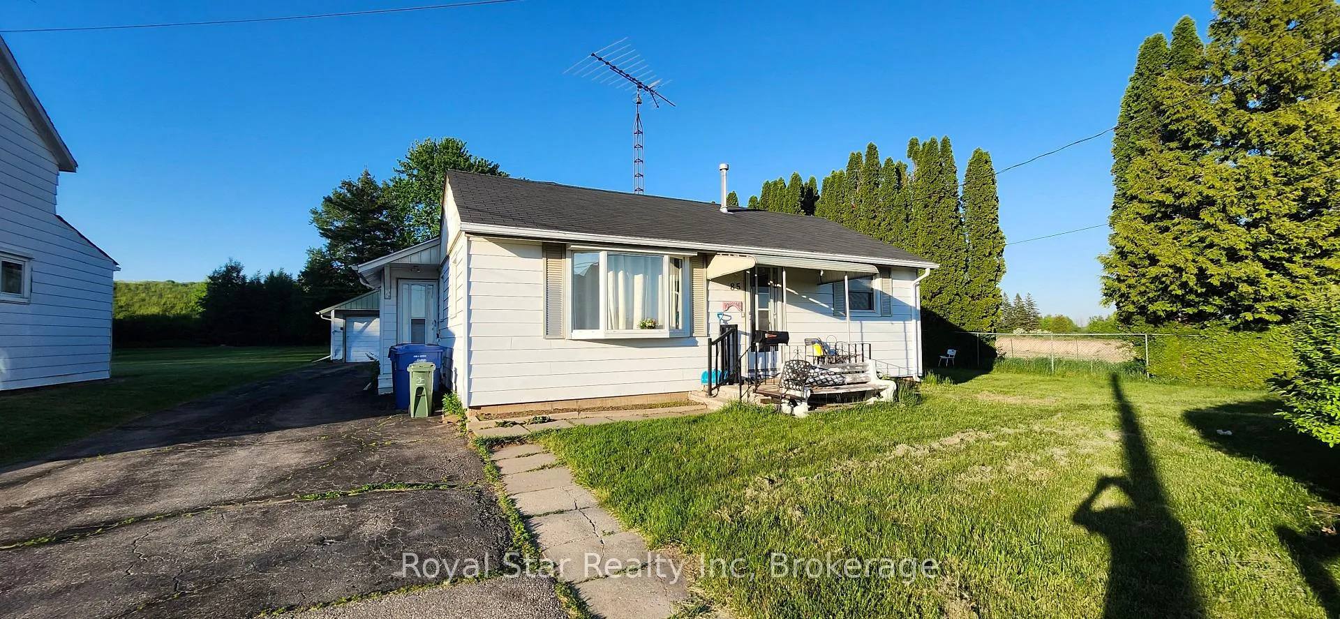 Photo 1 of 85 Cityview Drive N, Guelph, Grange Road — HOMEH